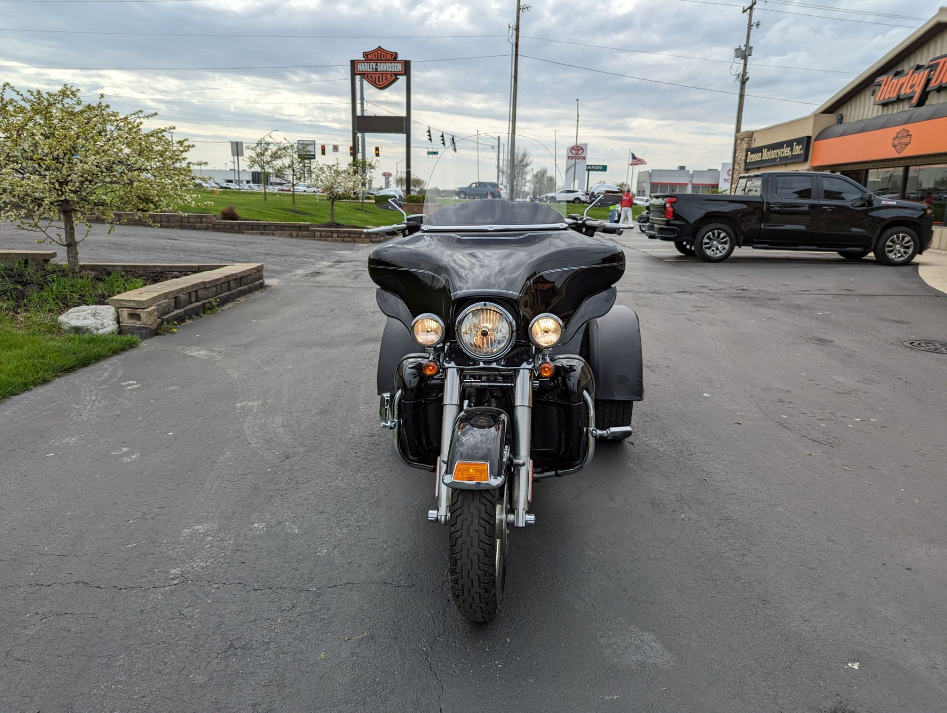 2012 Harley-Davidson Tri Glide® Ultra Classic® in Muncie, Indiana - Photo 2