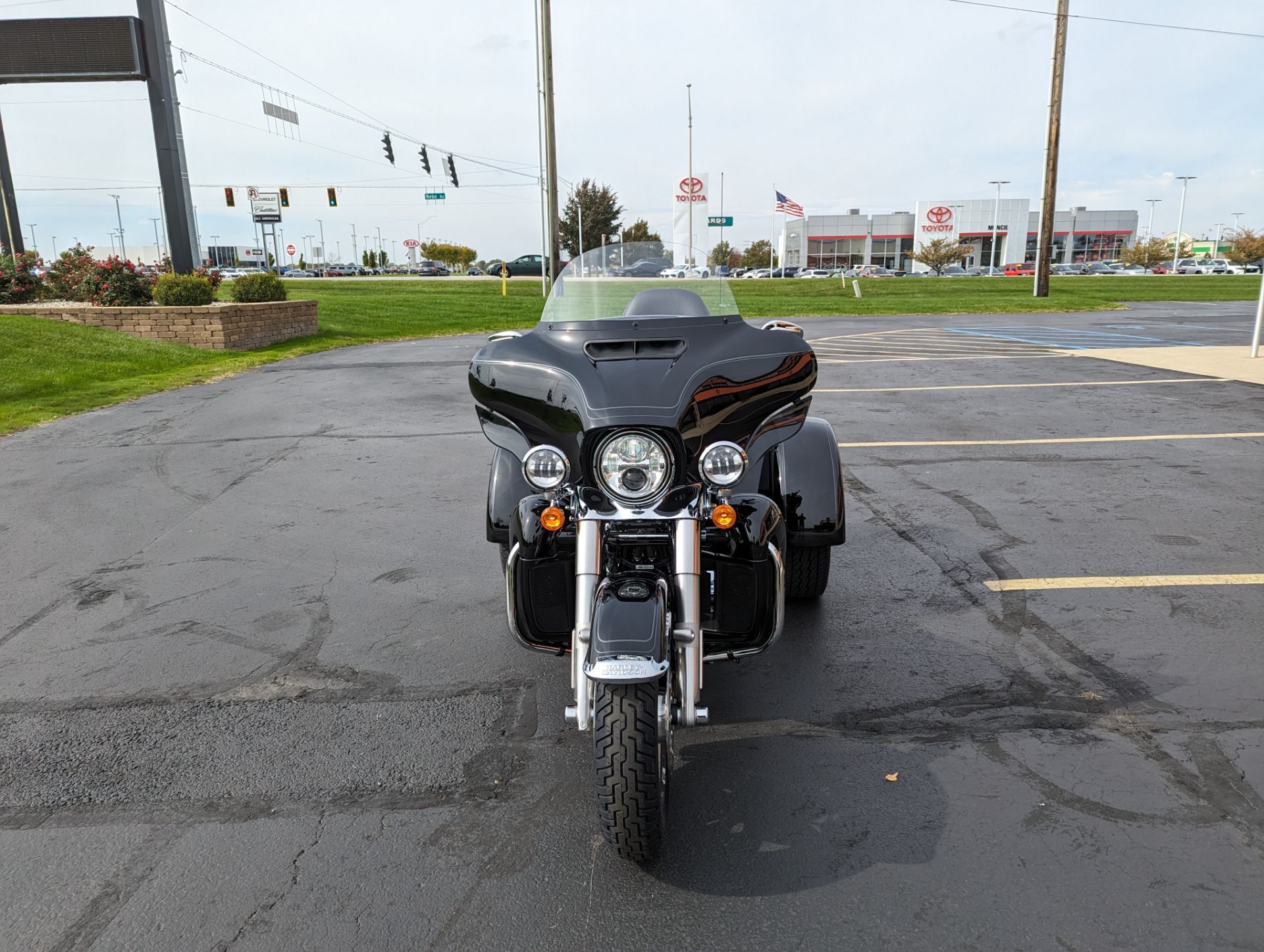 2023 Harley-Davidson Tri Glide® Ultra in Muncie, Indiana - Photo 2