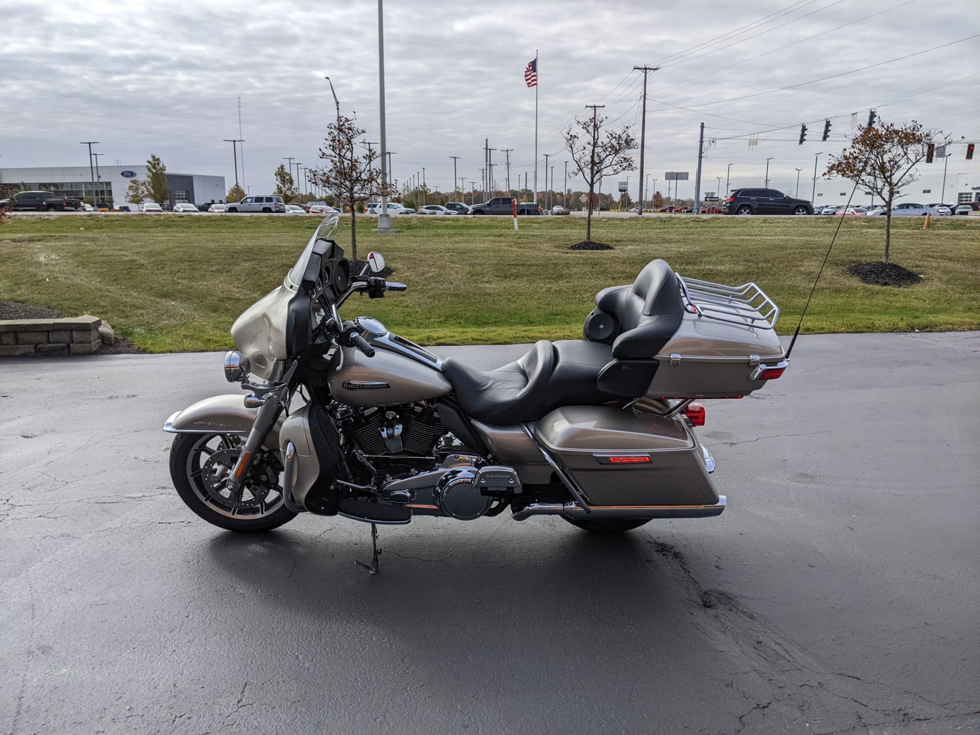2018 Harley-Davidson Electra Glide® Ultra Classic® in Muncie, Indiana - Photo 3