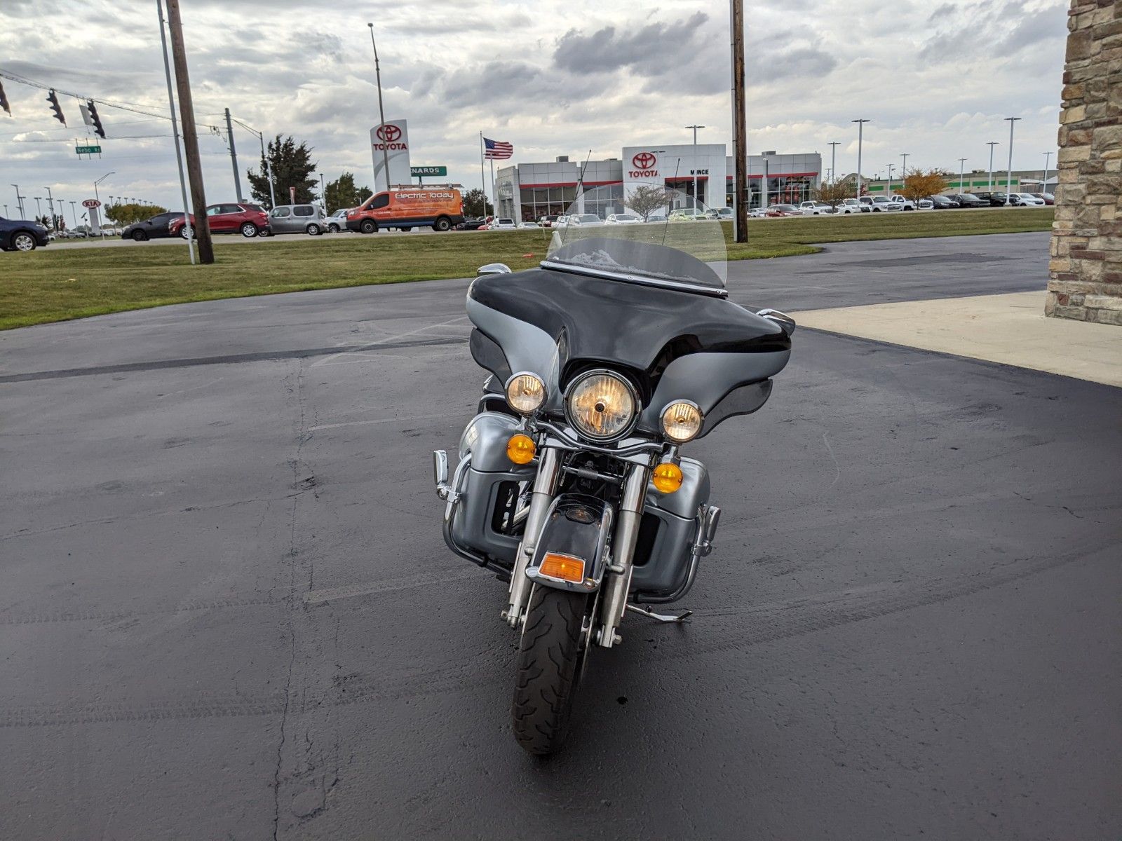 2013 Harley-Davidson Electra Glide® Ultra Limited in Muncie, Indiana - Photo 2
