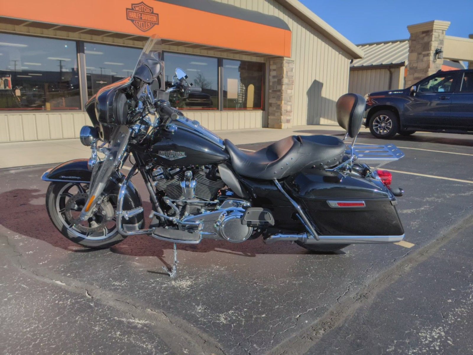 2018 Harley-Davidson Road King® in Muncie, Indiana - Photo 3
