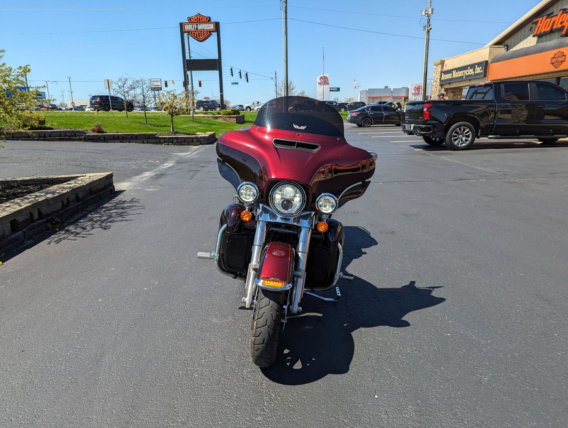 2015 Harley-Davidson Ultra Limited Low in Muncie, Indiana - Photo 2