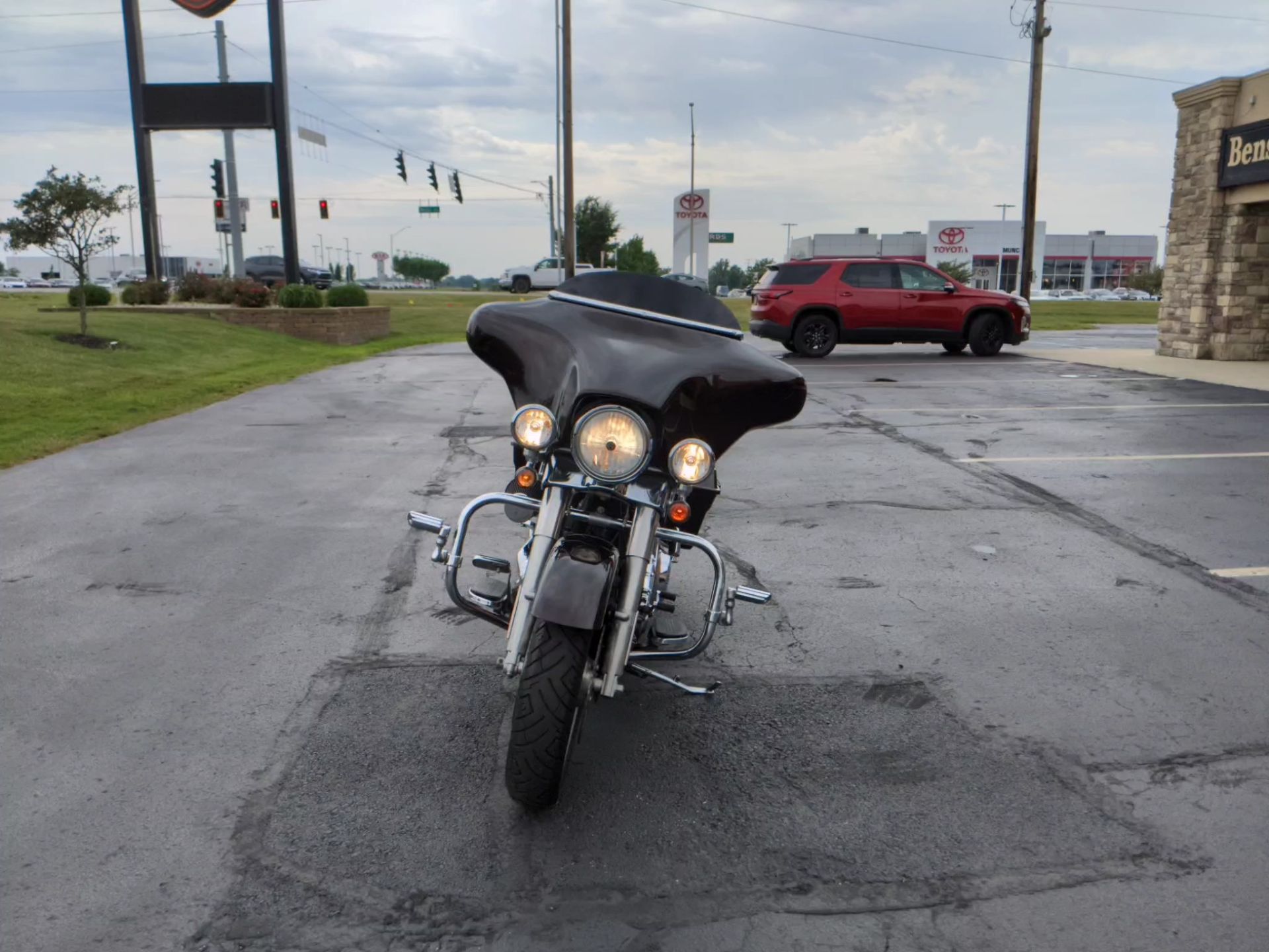 2011 Harley-Davidson Street Glide® in Muncie, Indiana - Photo 2