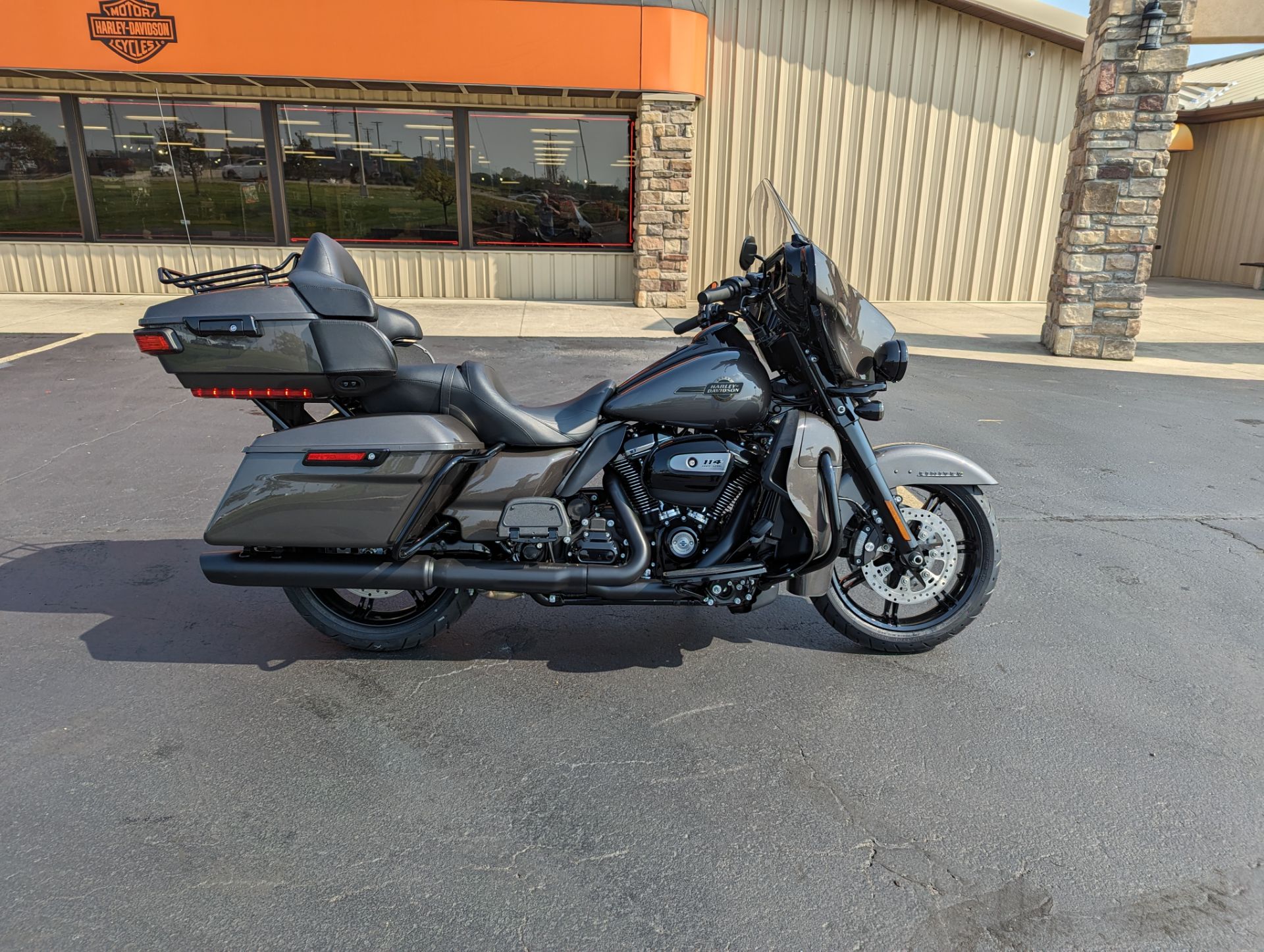 2023 Harley-Davidson Ultra Limited in Muncie, Indiana - Photo 1