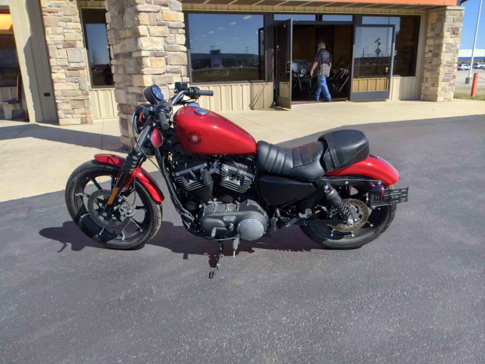 2019 Harley-Davidson Iron 883™ in Muncie, Indiana - Photo 3