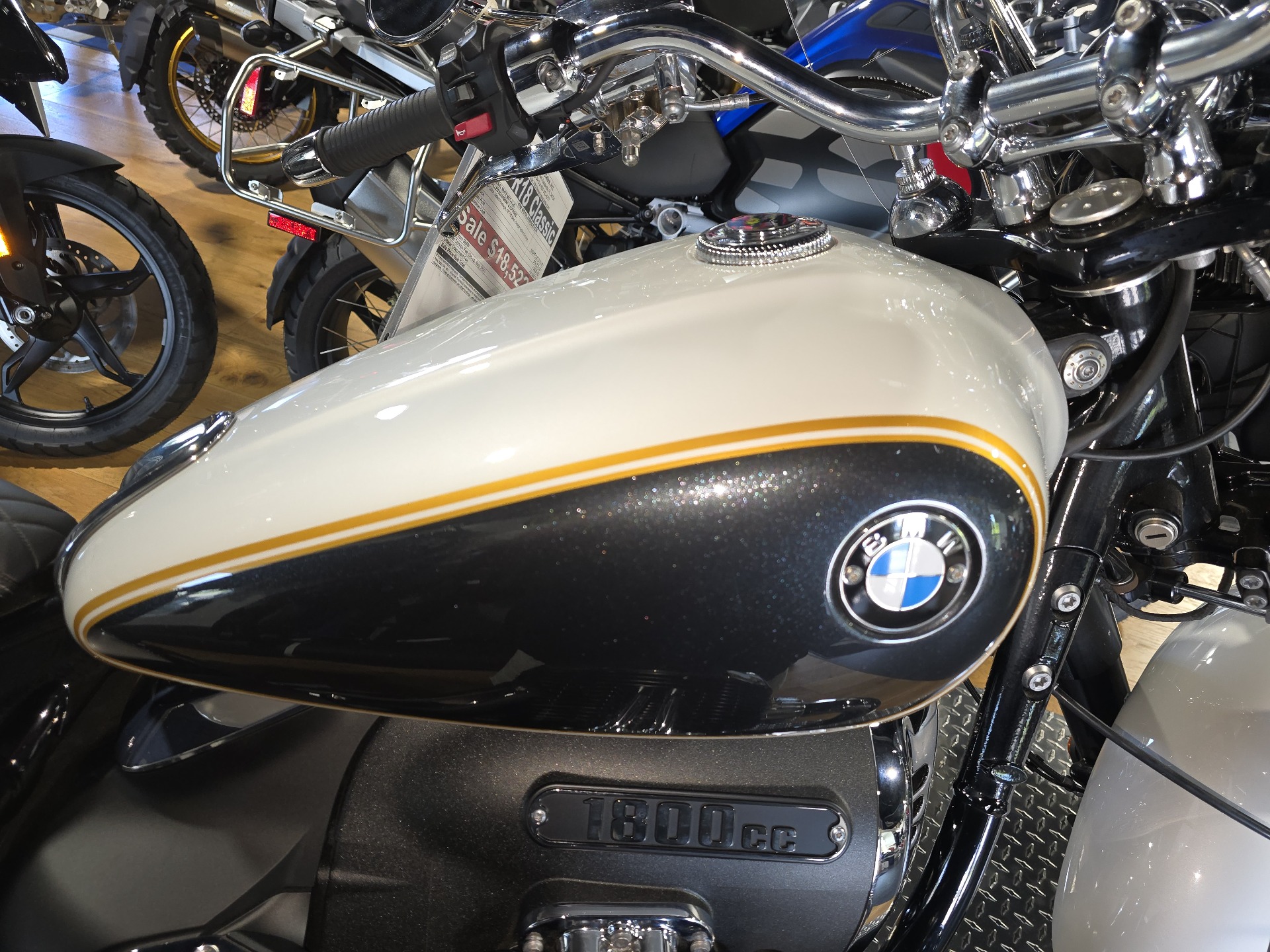 2023 BMW R 18 Classic in Sarasota, Florida - Photo 5