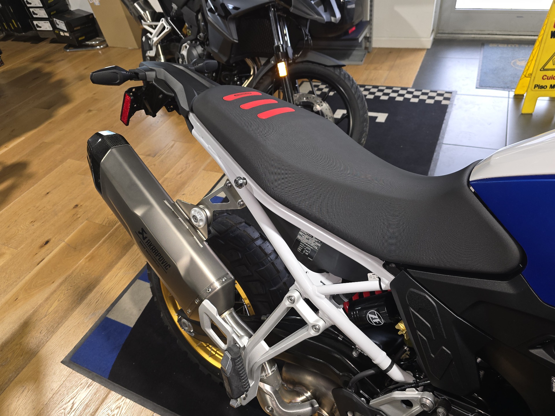 2024 BMW F 900 GS in Sarasota, Florida - Photo 6