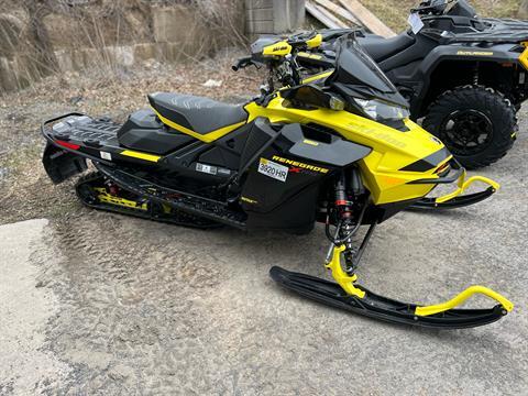 2022 Ski-Doo Renegade X-RS 850 E-TEC ES w/ Smart-Shox, Ice Ripper XT 1.5 in Weedsport, New York - Photo 2