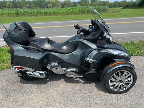 2018 Can-Am Spyder RT Limited in Weedsport, New York - Photo 2
