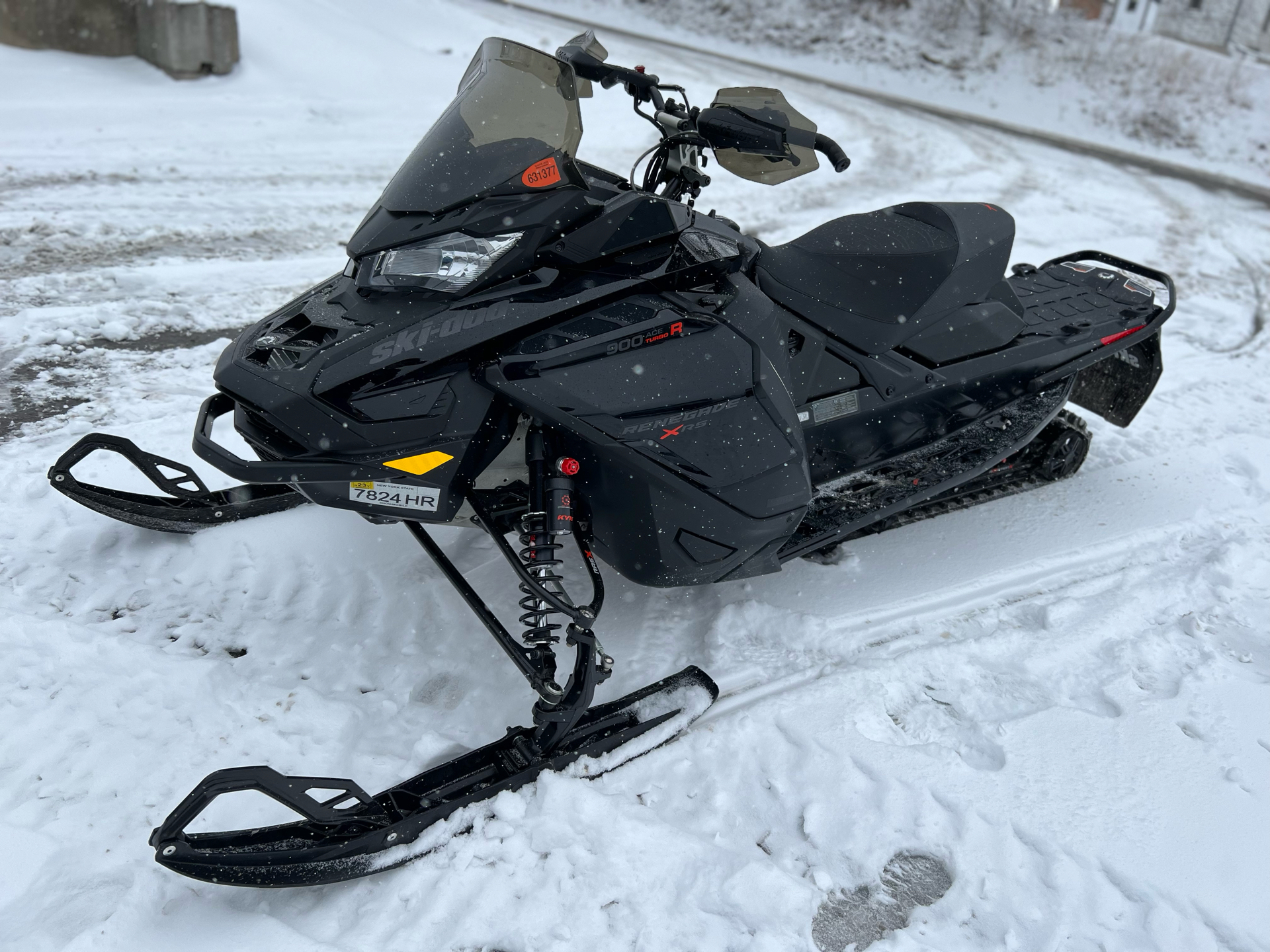 2023 Ski-Doo Renegade X-RS 900 ACE Turbo R ES Ice Ripper XT 1.25 w/ 7.8 in. LCD Display in Weedsport, New York - Photo 2