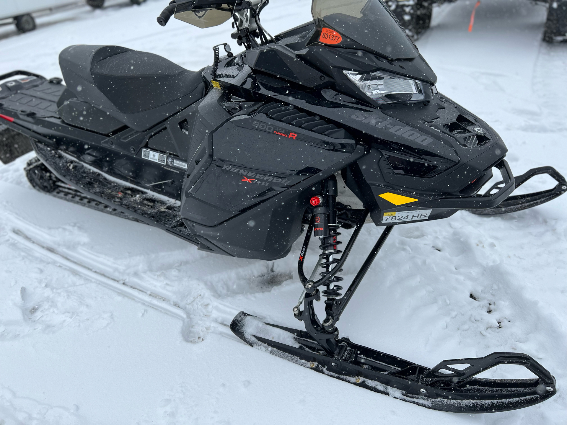 2023 Ski-Doo Renegade X-RS 900 ACE Turbo R ES Ice Ripper XT 1.25 w/ 7.8 in. LCD Display in Weedsport, New York - Photo 3