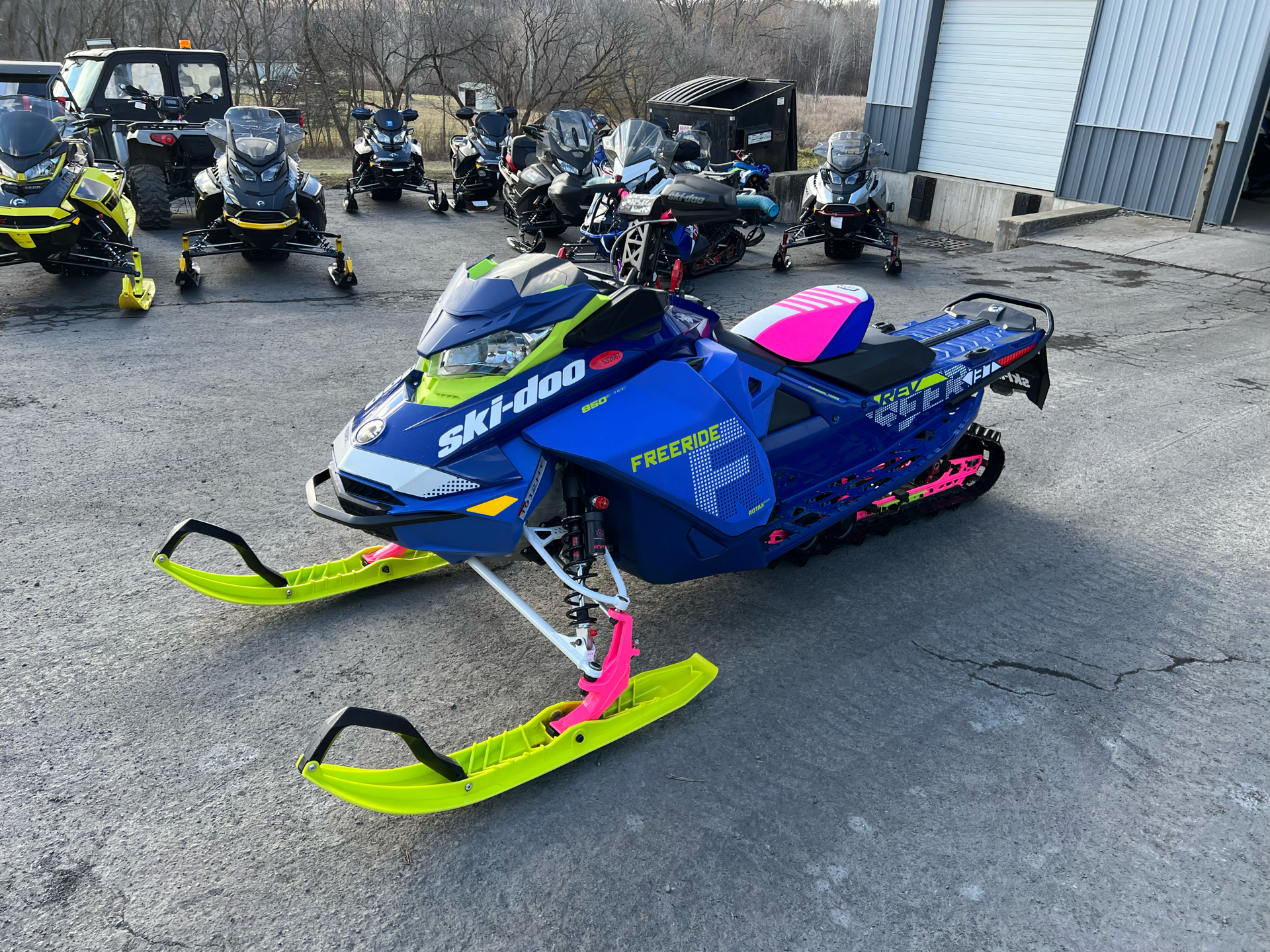 2020 Ski-Doo Freeride 137 850 E-TEC SHOT PowderMax 1.75 w/ FlexEdge in Weedsport, New York - Photo 2