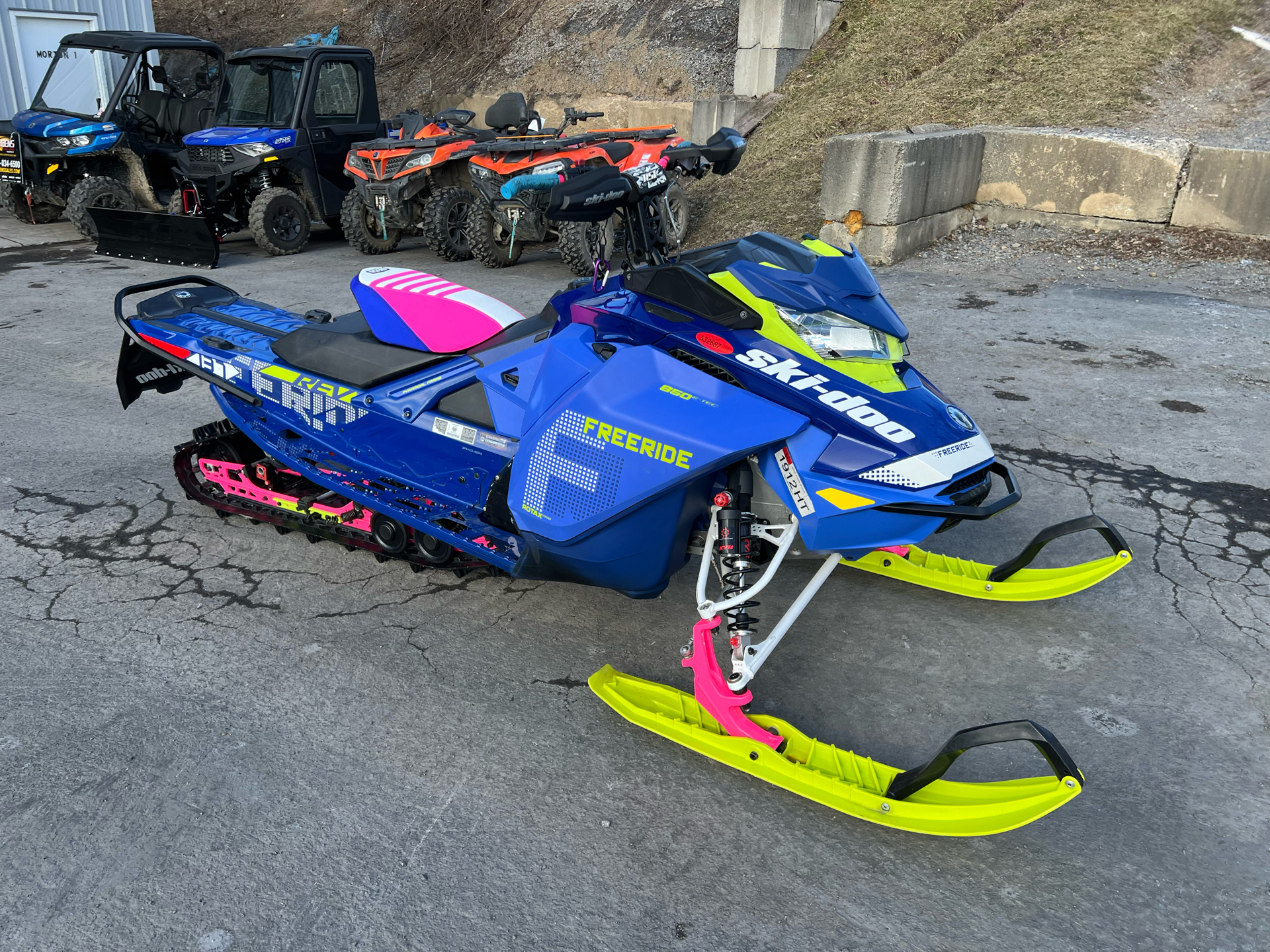 2020 Ski-Doo Freeride 137 850 E-TEC SHOT PowderMax 1.75 w/ FlexEdge in Weedsport, New York - Photo 3