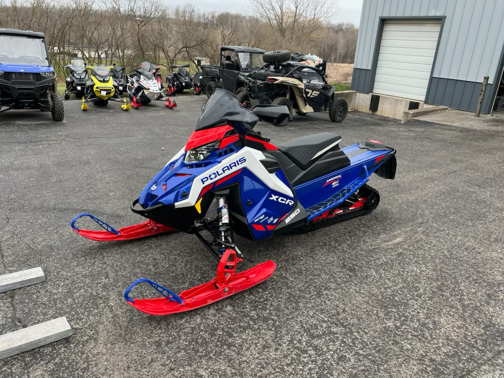 2022 Polaris 850 Indy XCR 136 SC in Weedsport, New York - Photo 3