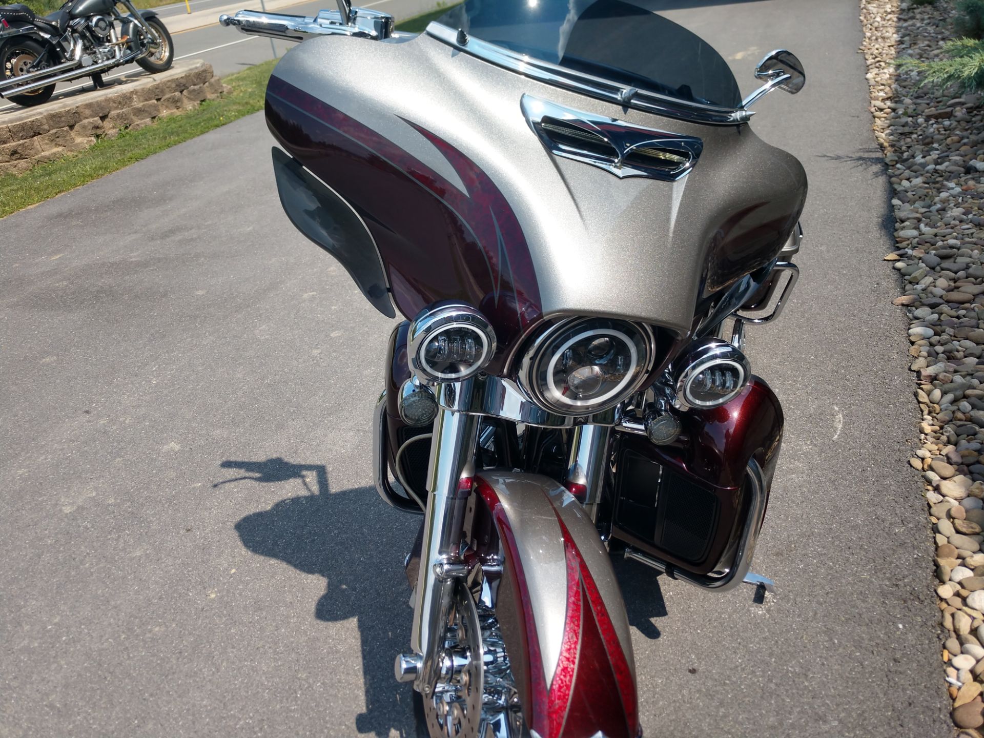 2015 Harley-Davidson CVO™ Limited in Duncansville, Pennsylvania - Photo 2