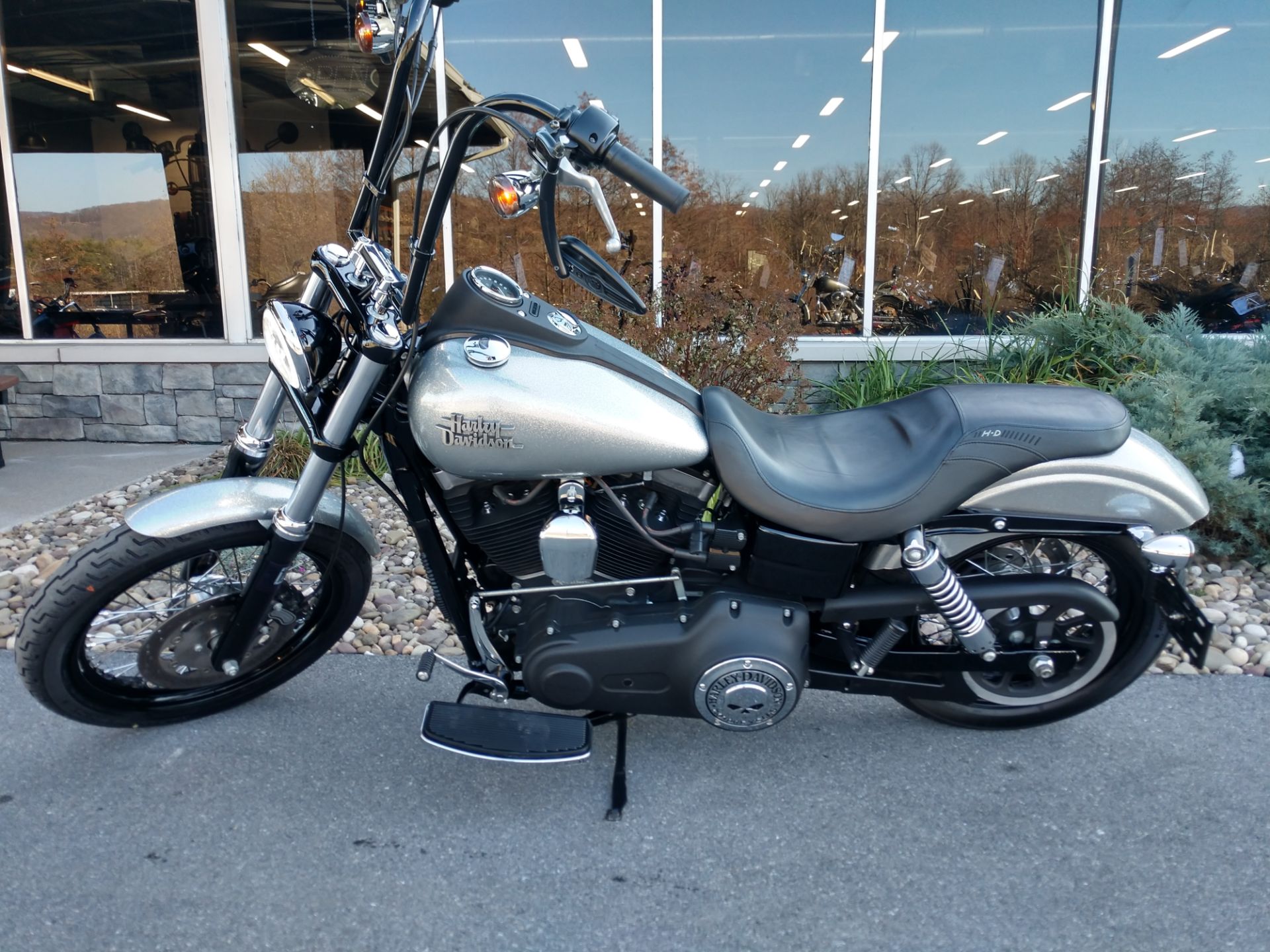 2015 Harley-Davidson Street Bob® in Duncansville, Pennsylvania - Photo 2