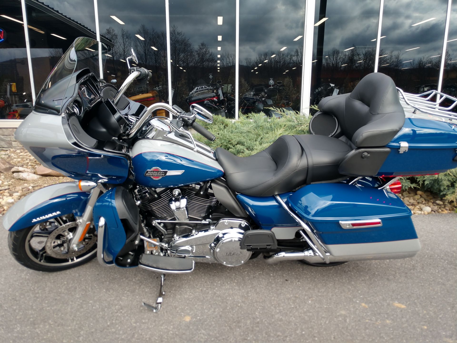 2023 Harley-Davidson Road Glide® Limited in Duncansville, Pennsylvania - Photo 3