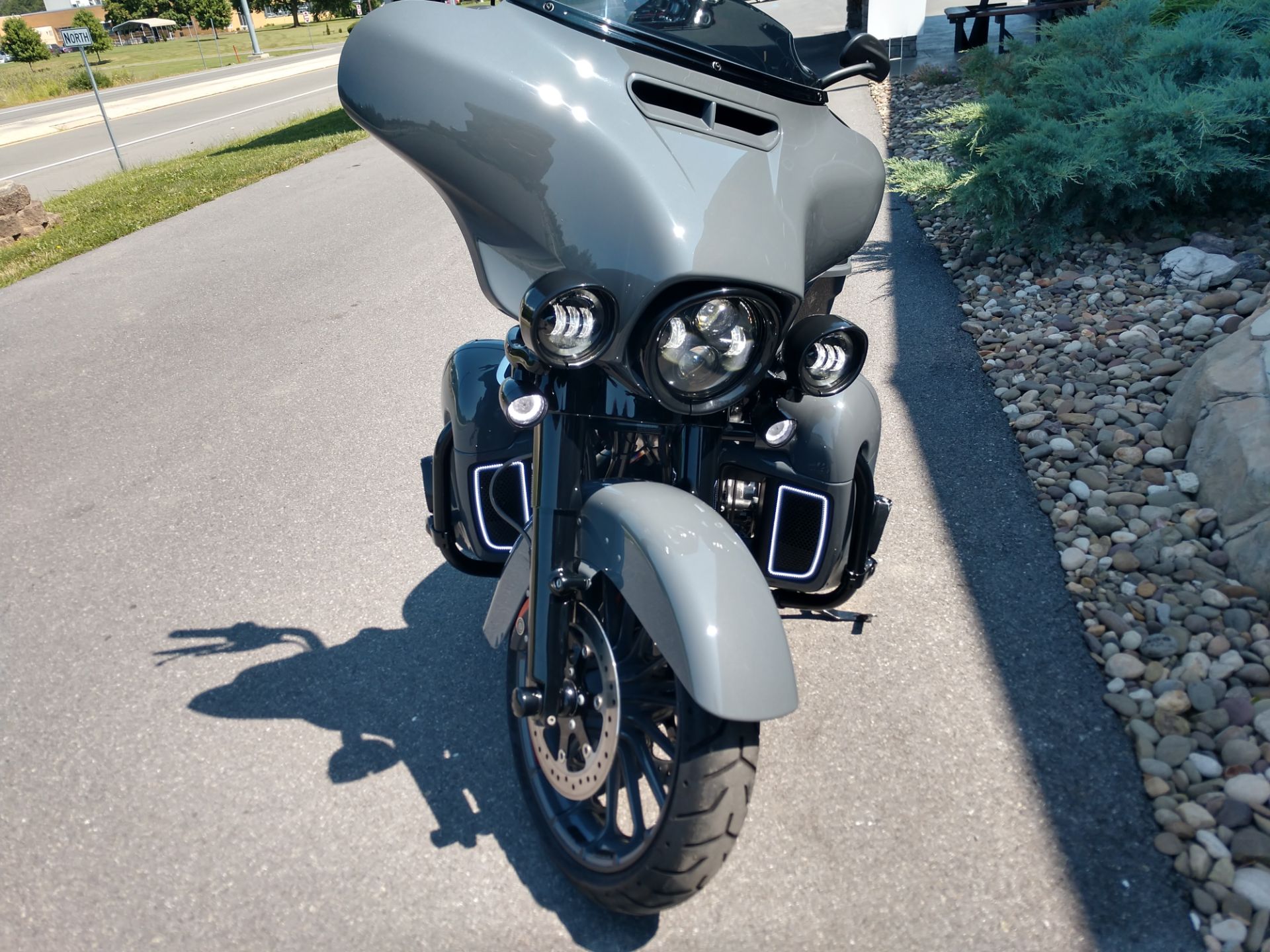2018 Harley-Davidson CVO™ Street Glide® in Duncansville, Pennsylvania - Photo 3
