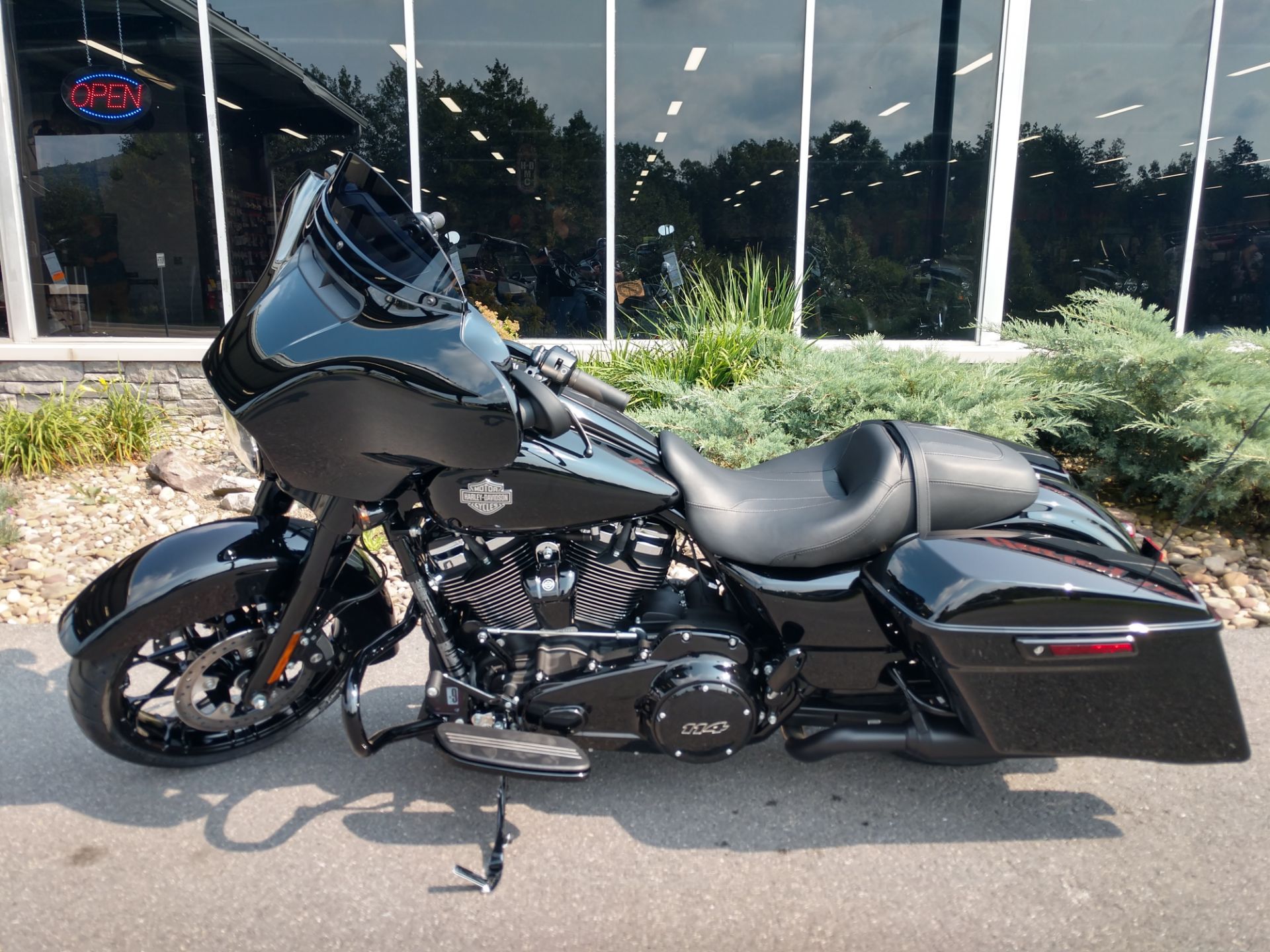 2022 Harley-Davidson Street Glide® Special in Duncansville, Pennsylvania - Photo 2