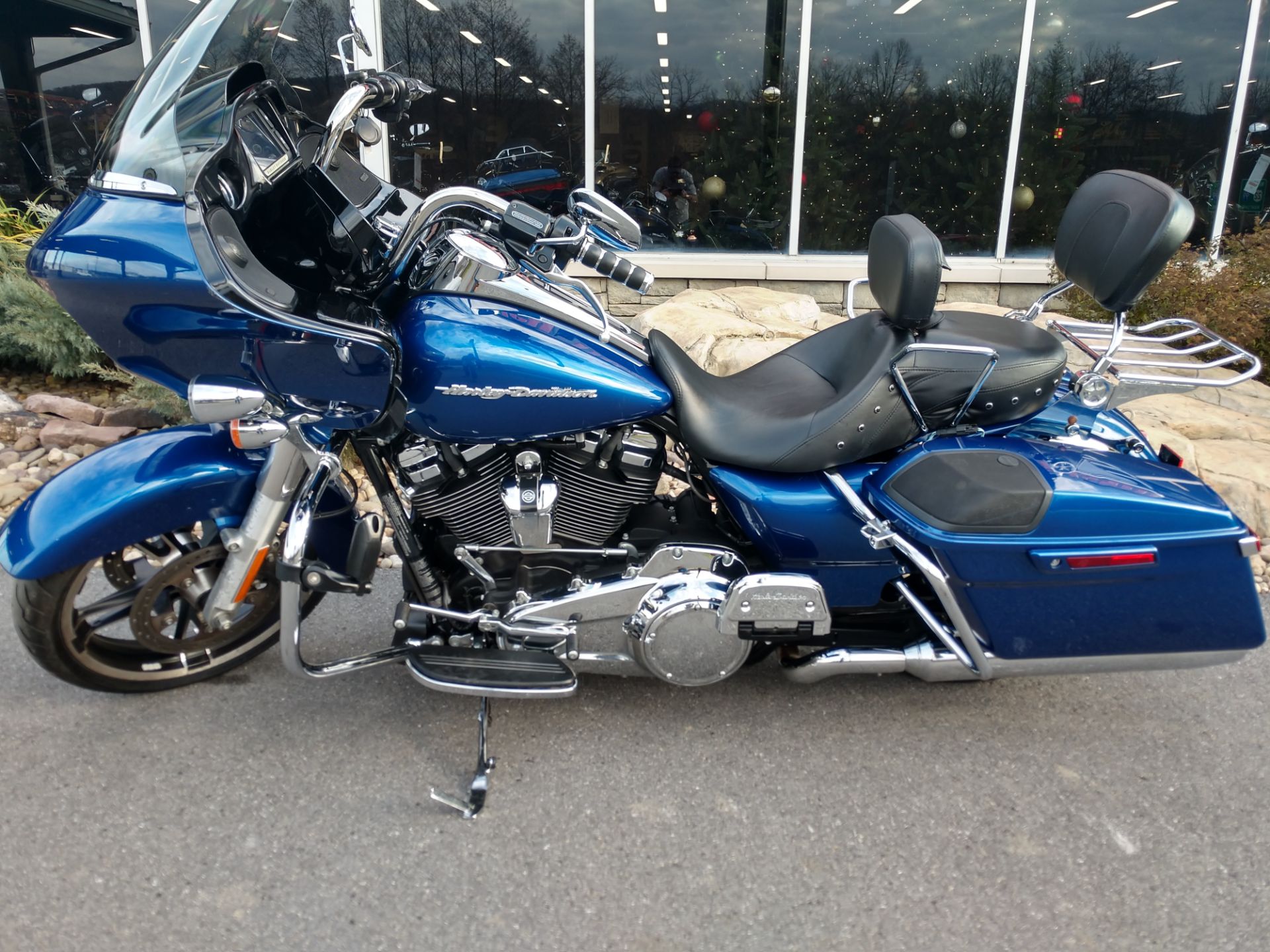 2017 Harley-Davidson Road Glide® Special in Duncansville, Pennsylvania - Photo 2