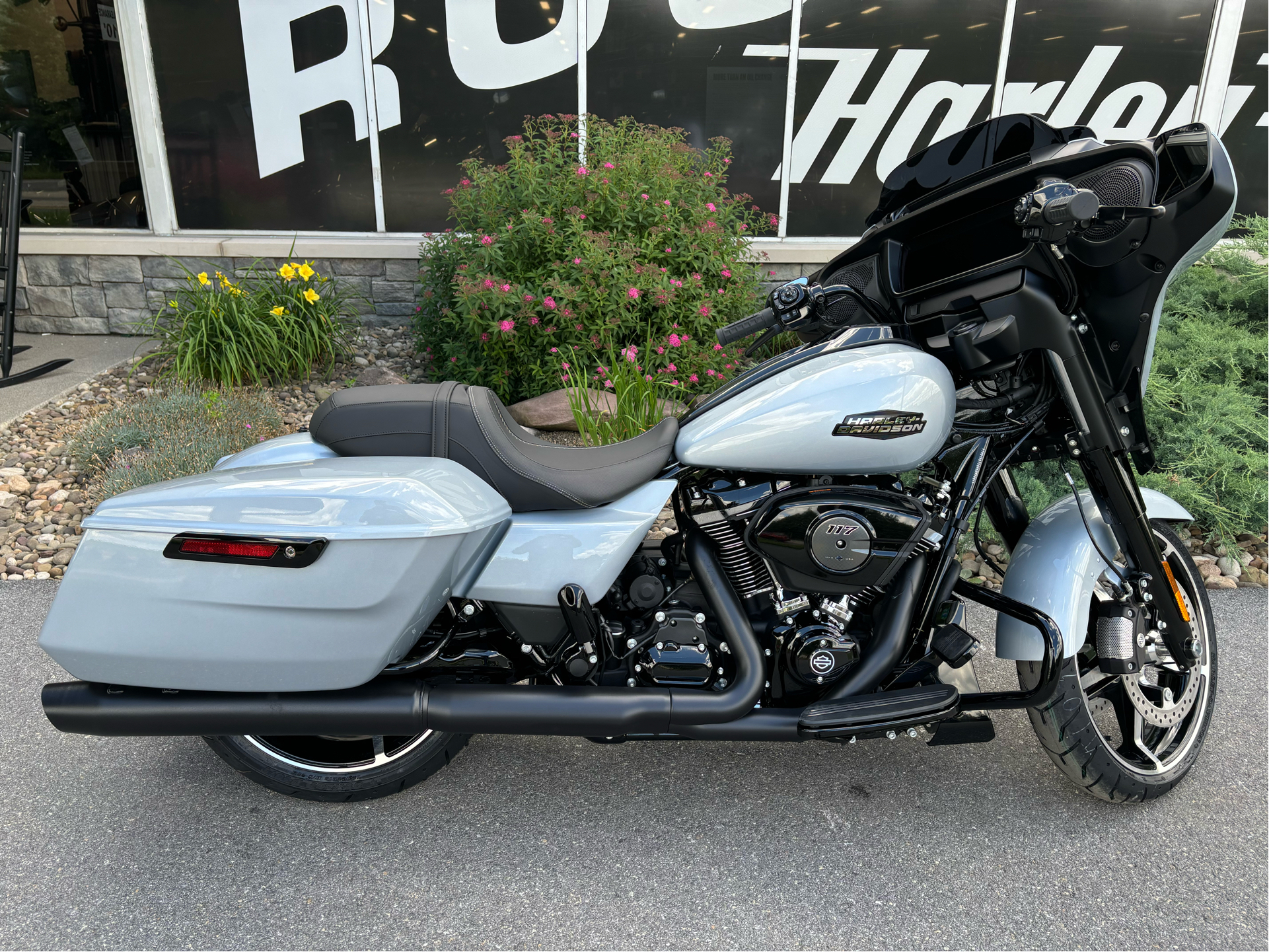 2024 Harley-Davidson Street Glide® in Duncansville, Pennsylvania - Photo 1