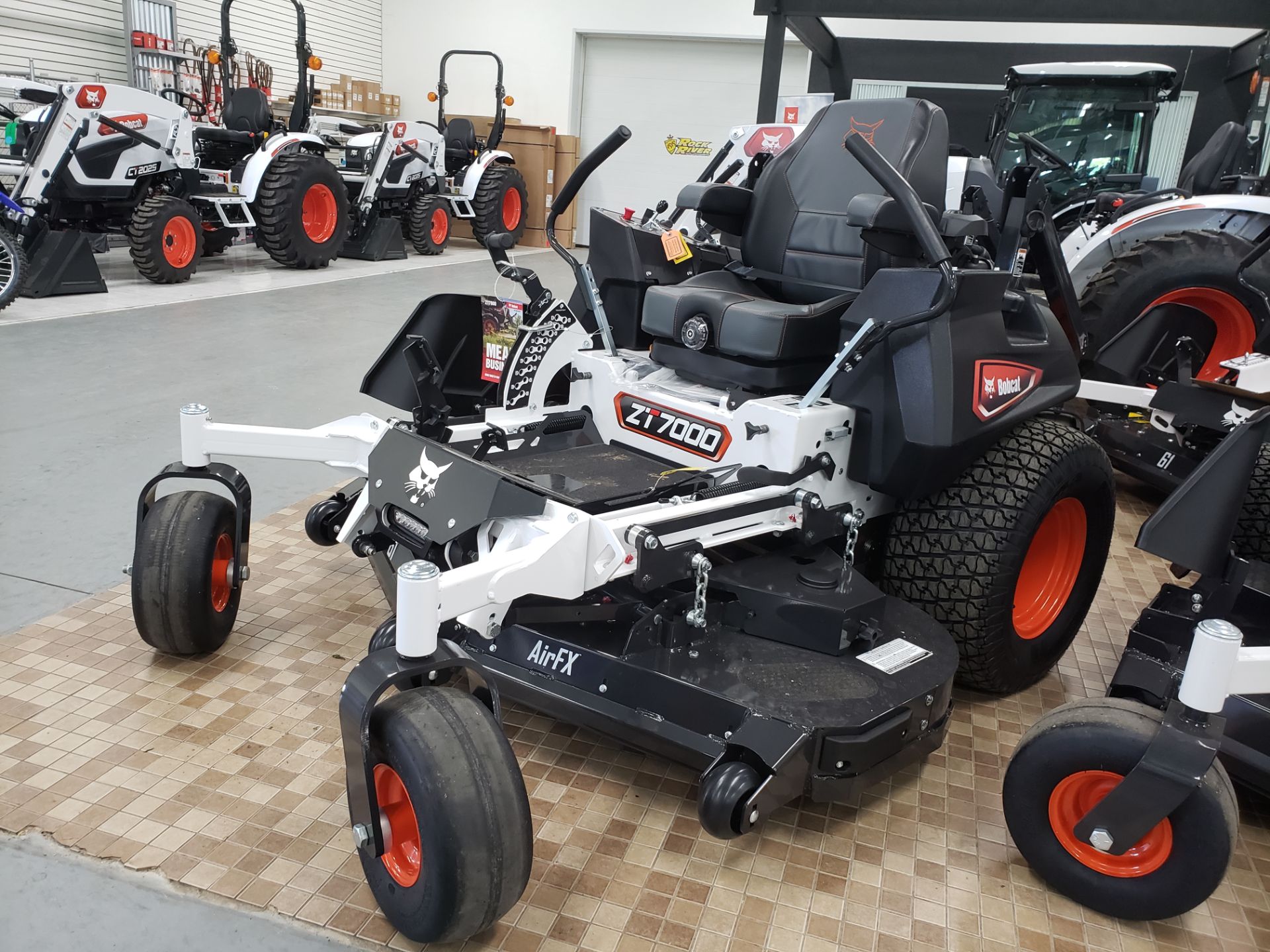 2024 Bobcat ZT7000 61 in. Kawasaki FX1000 EFI 38.5 hp in Johnson Creek, Wisconsin - Photo 3