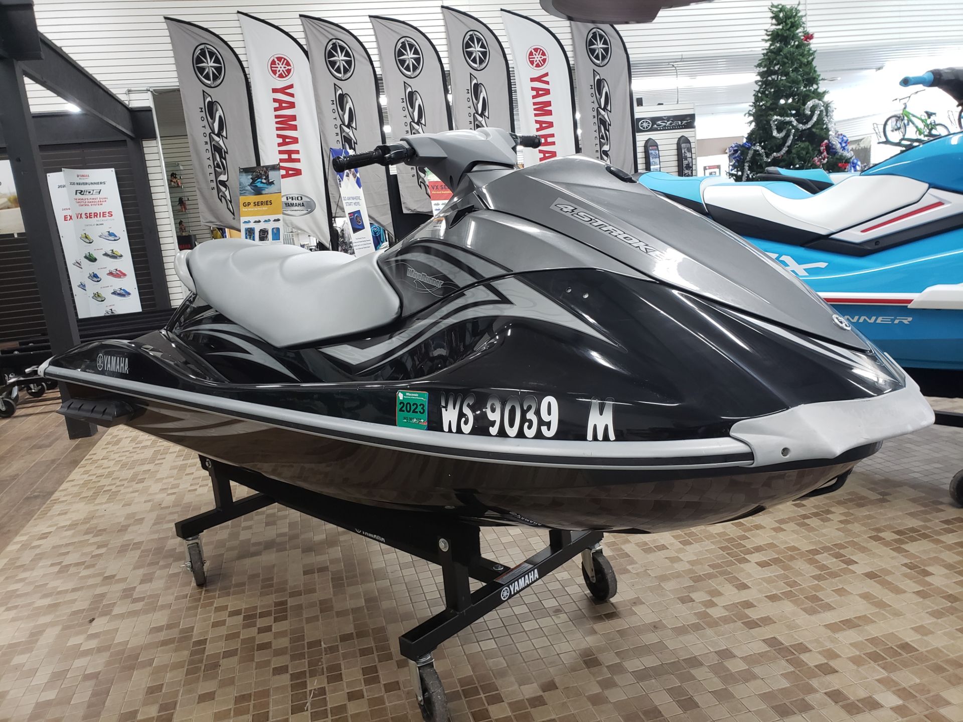 Used 08 Yamaha Vx Deluxe Watercraft In Eclipse Black For Sale