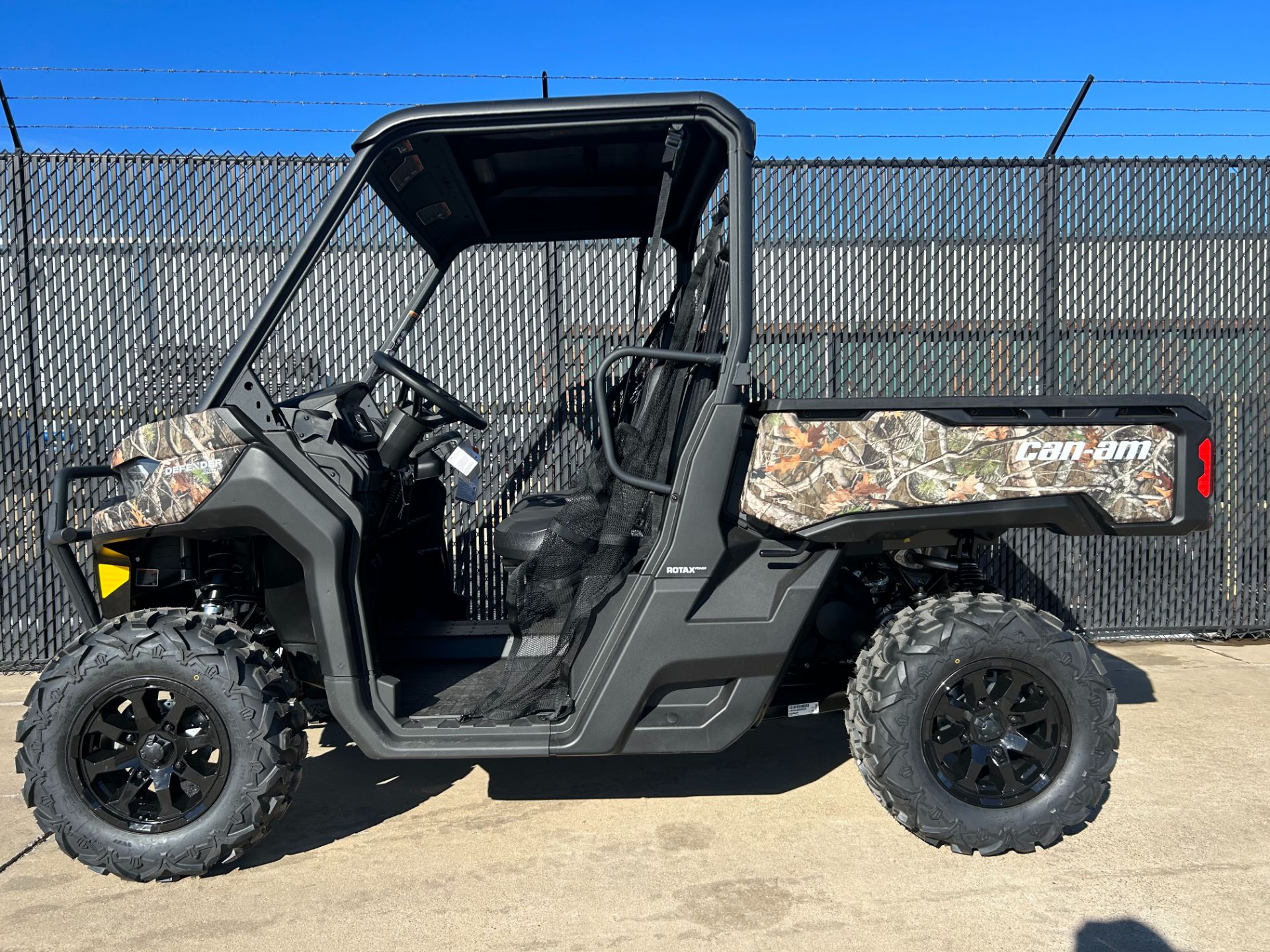 2024 Can-Am Defender XT HD7 in Greenville, Texas - Photo 3