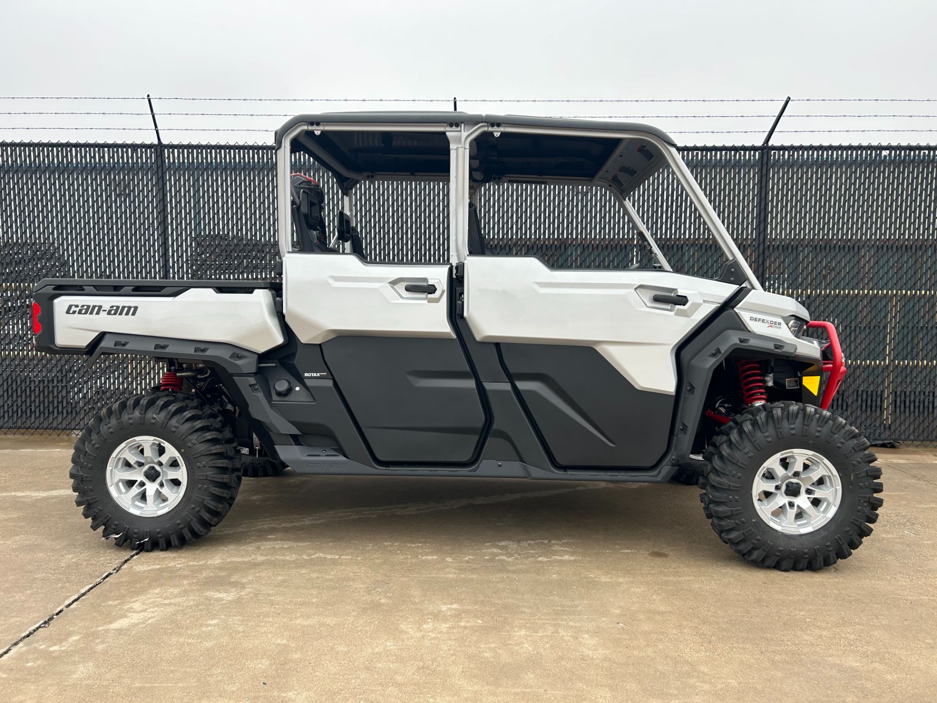 2024 Can-Am Defender MAX X MR With Half Doors HD10 in Greenville, Texas - Photo 3