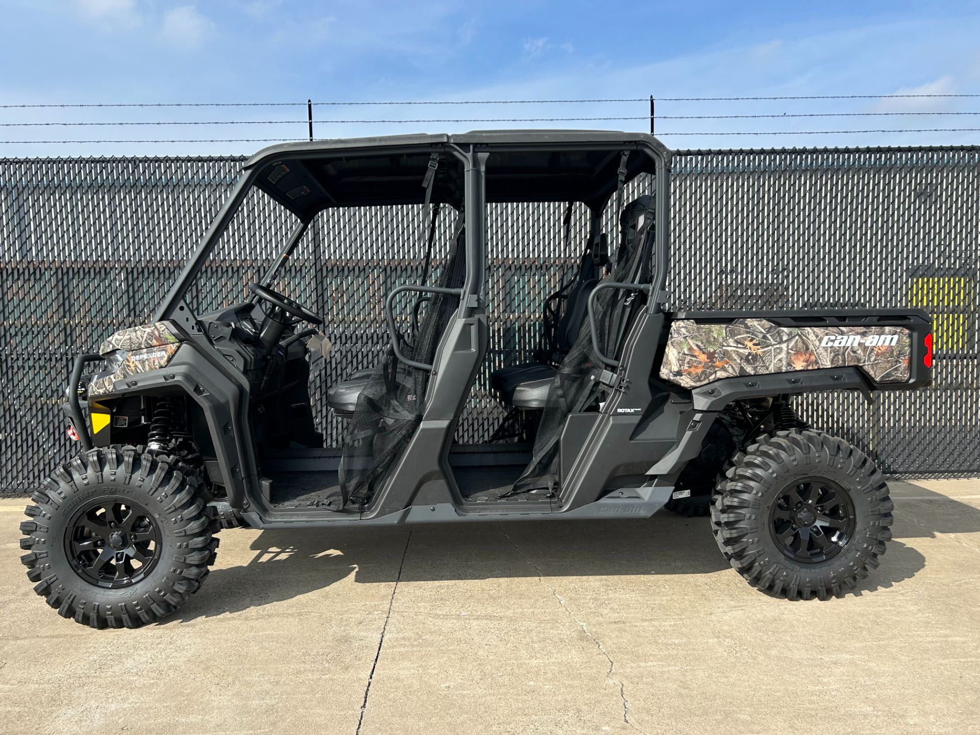 2024 Can-Am Defender MAX X MR HD10 in Greenville, Texas - Photo 2