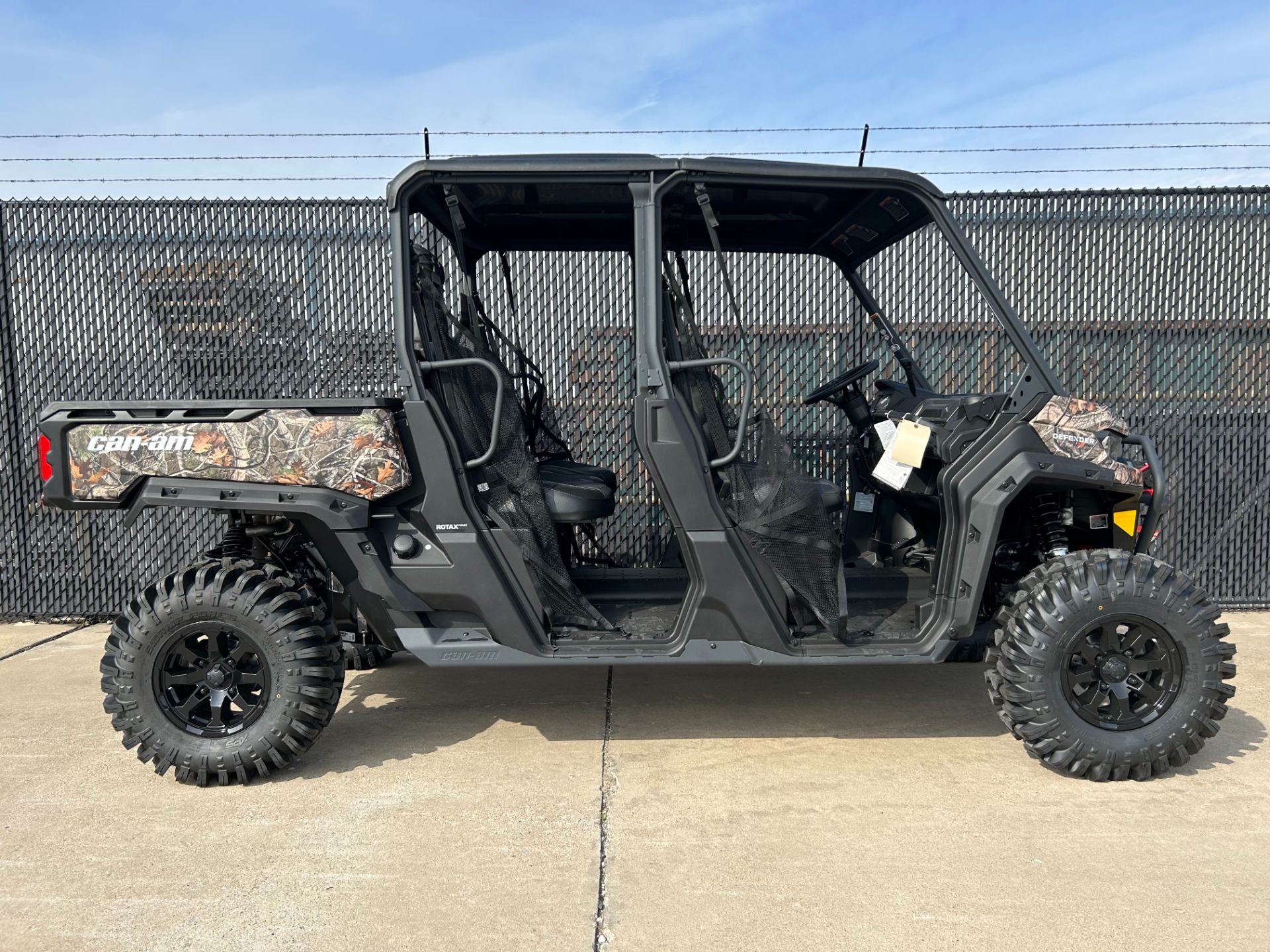2024 Can-Am Defender MAX X MR HD10 in Greenville, Texas - Photo 3