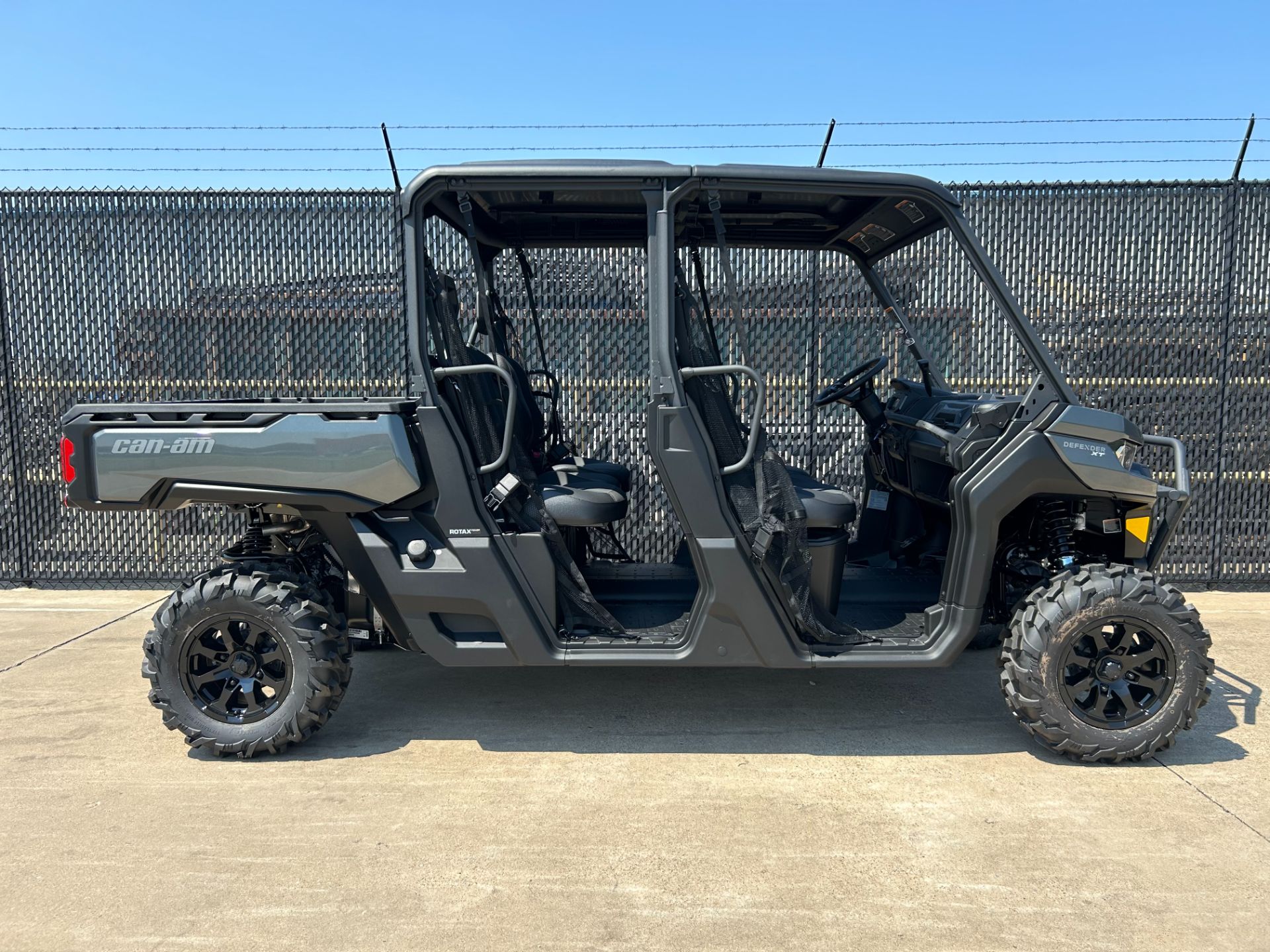 2024 Can-Am Defender MAX XT HD10 in Greenville, Texas - Photo 3