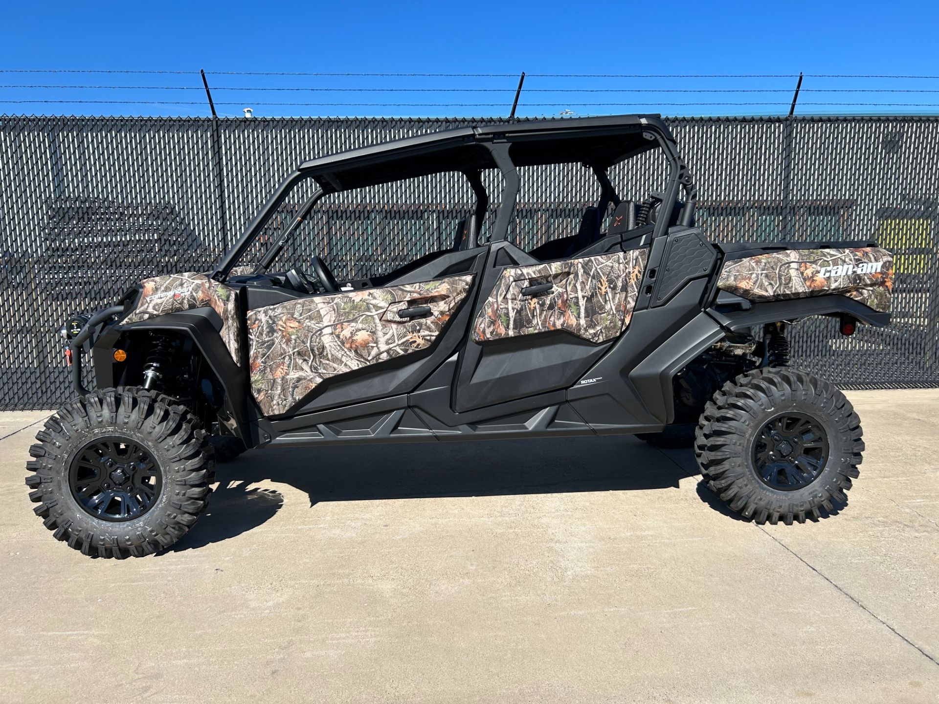 2024 Can-Am Commander MAX X MR 1000R in Greenville, Texas - Photo 3