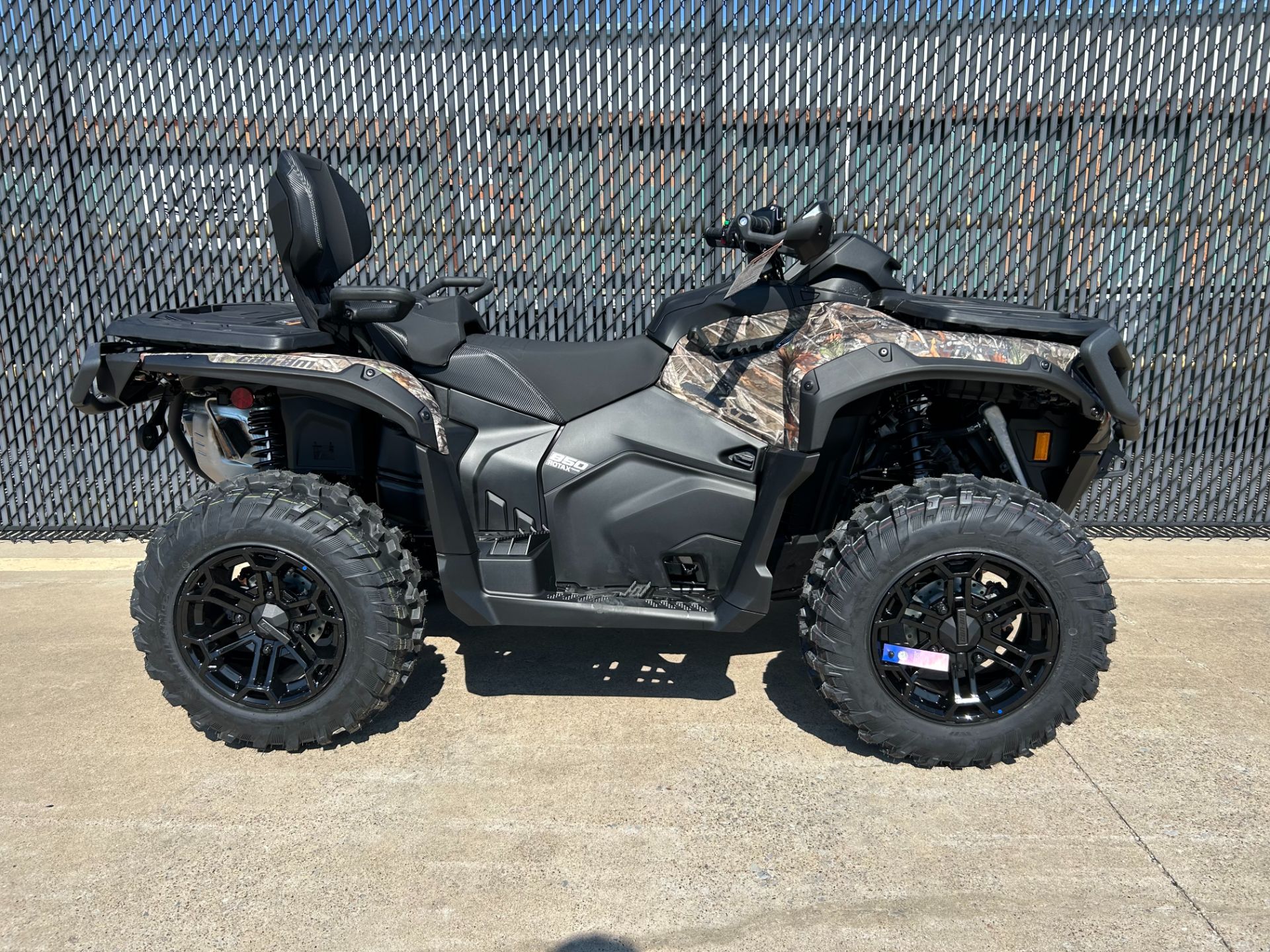 2025 Can-Am Outlander MAX XT 850 in Greenville, Texas - Photo 2