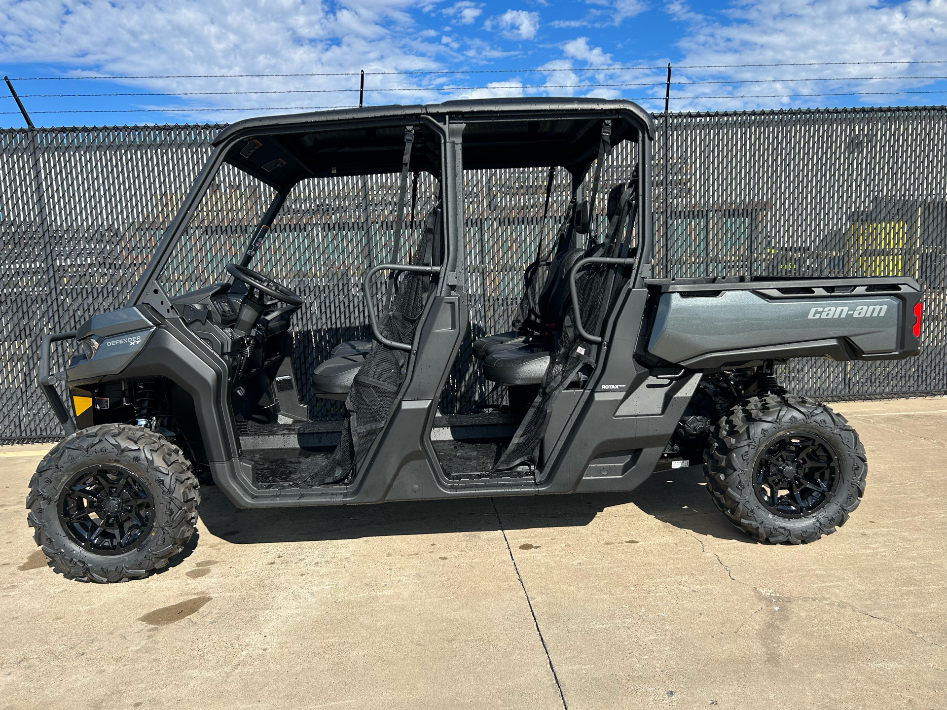 2024 Can-Am Defender MAX XT HD9 in Greenville, Texas - Photo 3