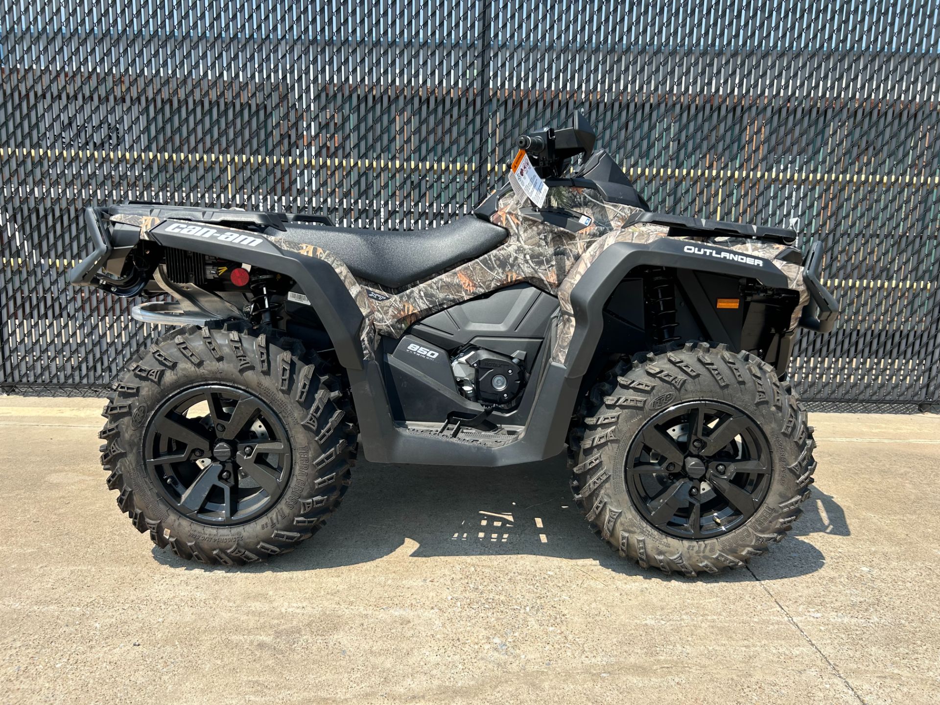 2024 Can-Am Outlander XT 850 in Greenville, Texas - Photo 2