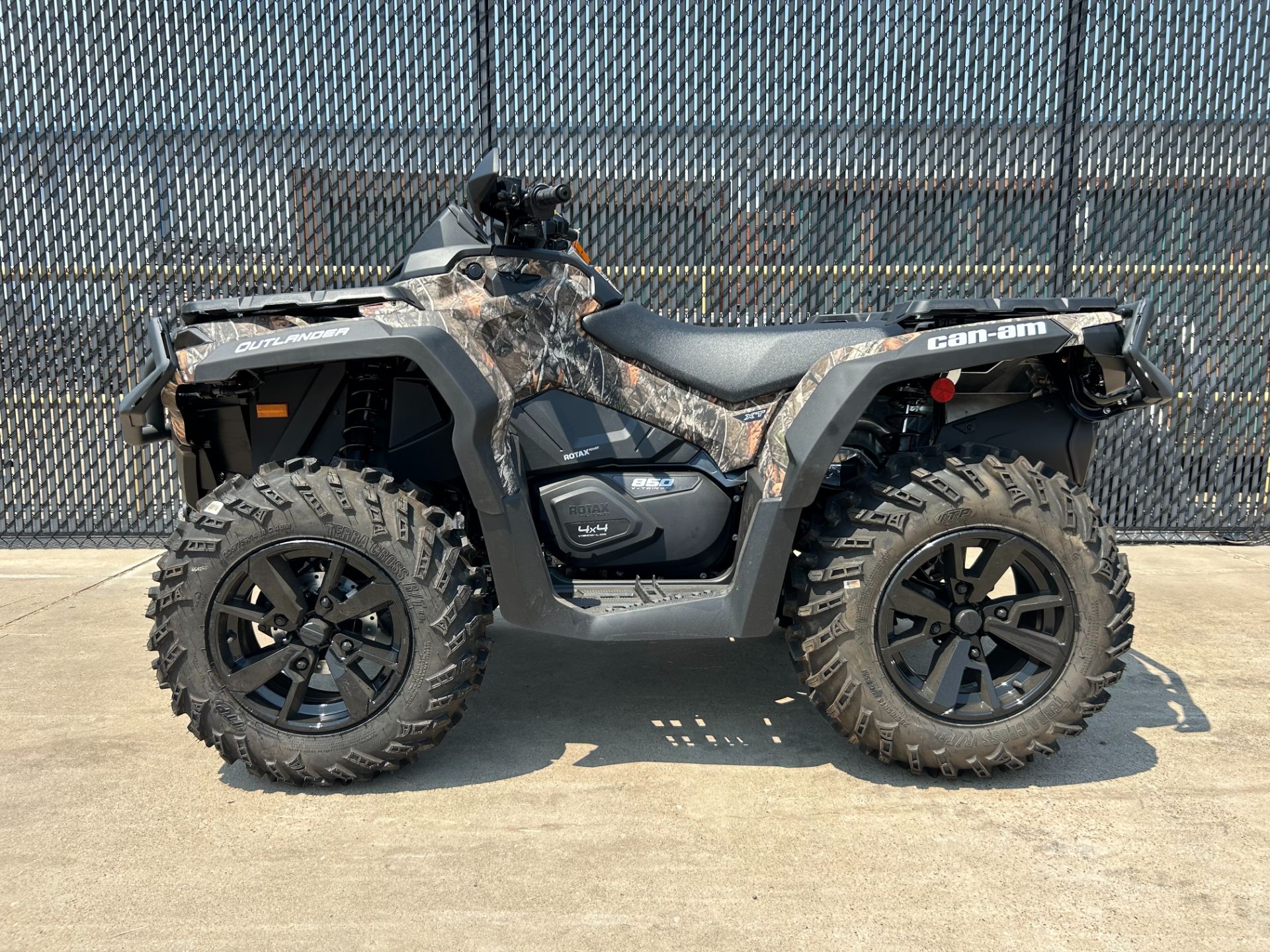 2024 Can-Am Outlander XT 850 in Greenville, Texas - Photo 3