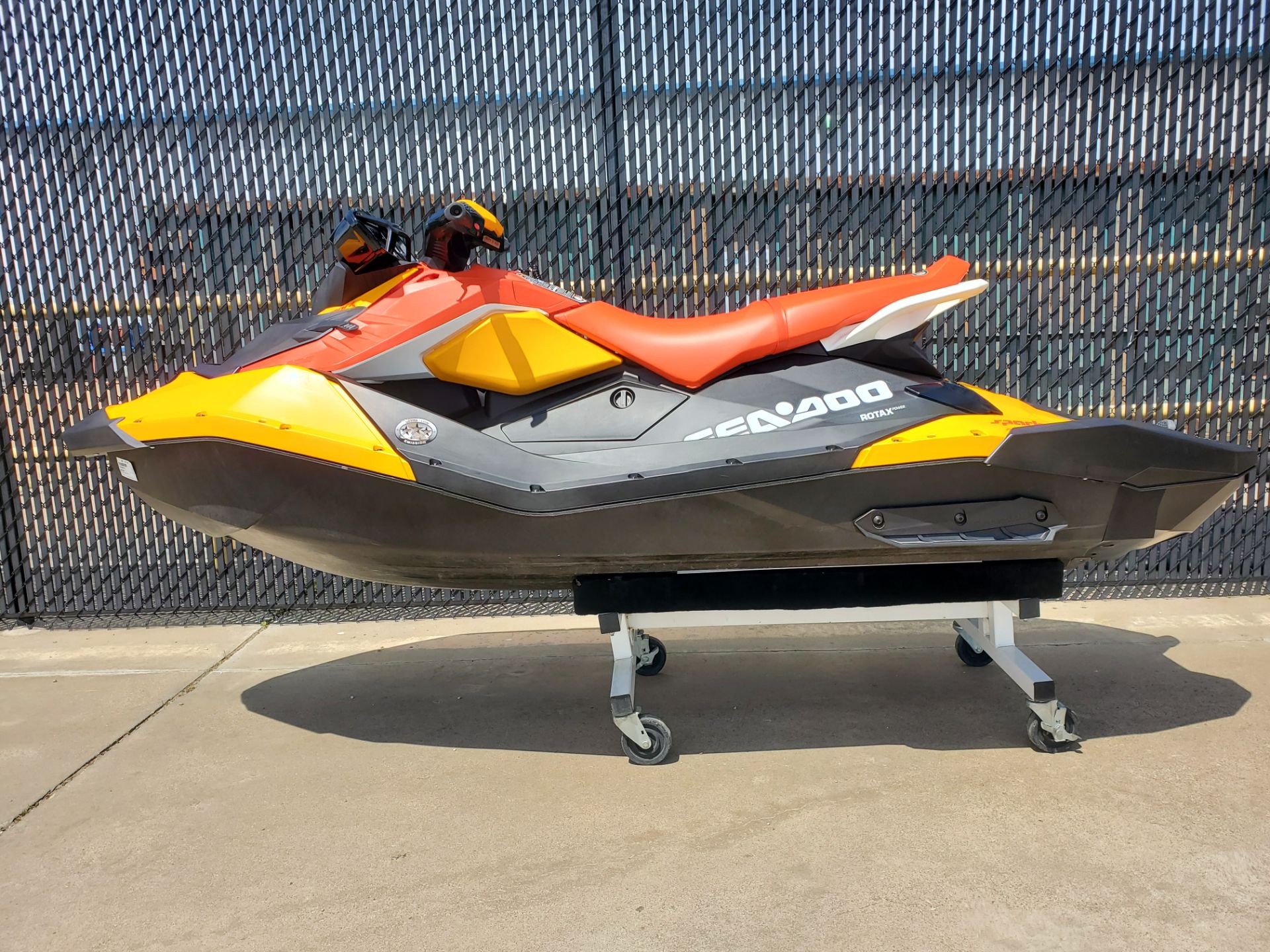 2022 Sea-Doo Spark 3up 90 hp iBR, Convenience Package + Sound System in Greenville, Texas - Photo 3