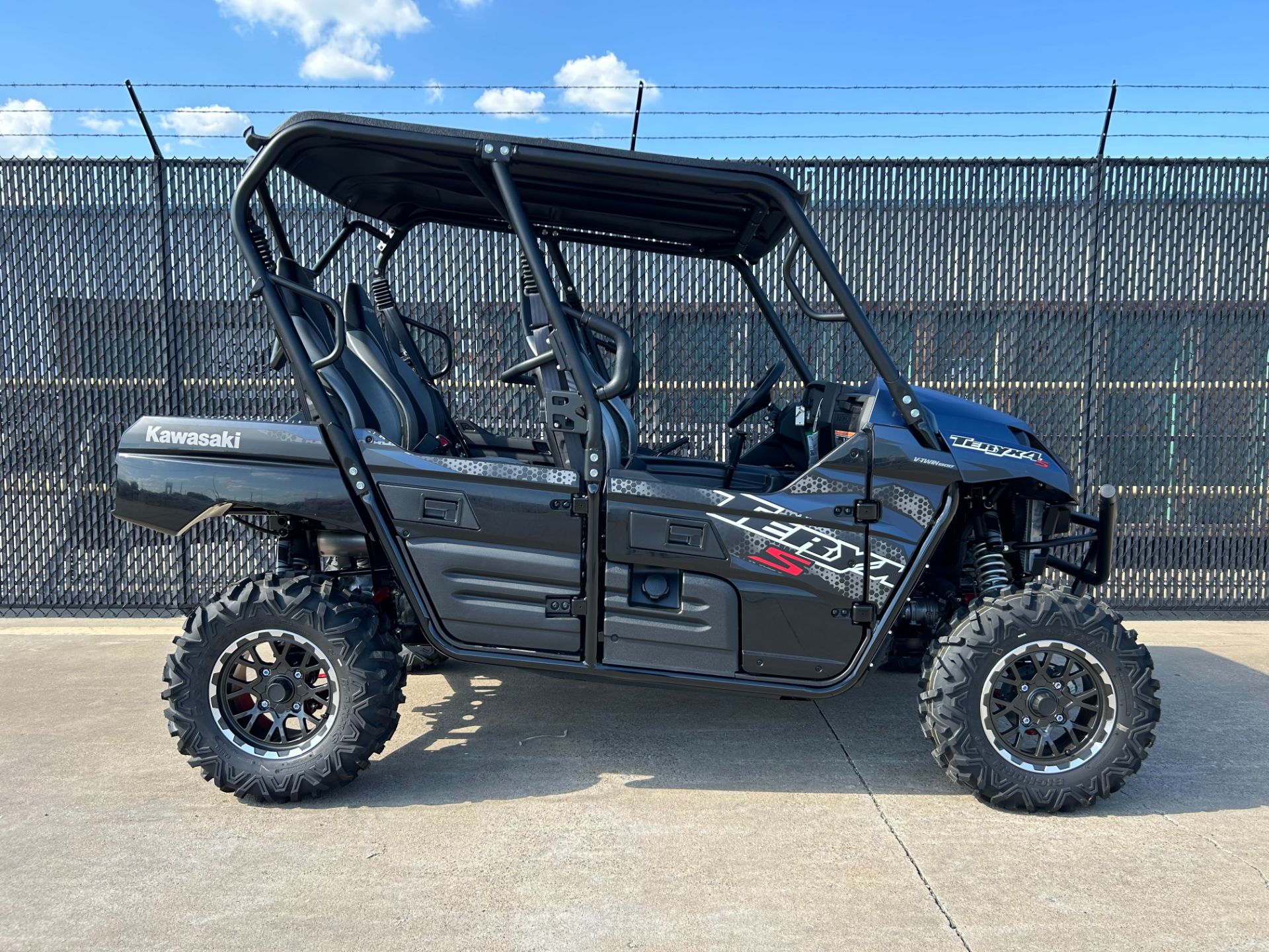 2025 Kawasaki Teryx4 S LE in Greenville, Texas - Photo 2