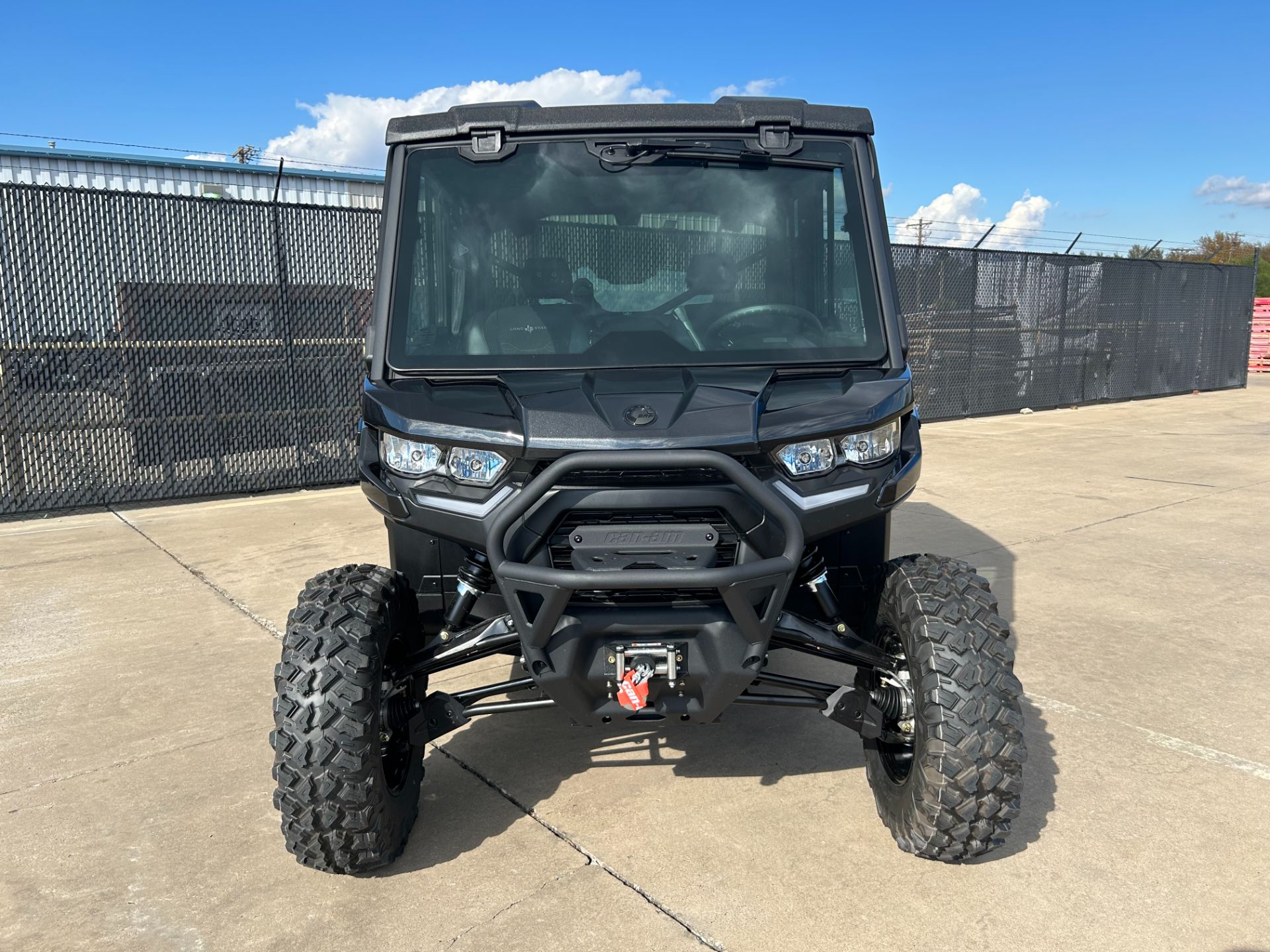 2025 Can-Am Defender MAX Lone Star CAB in Greenville, Texas - Photo 6