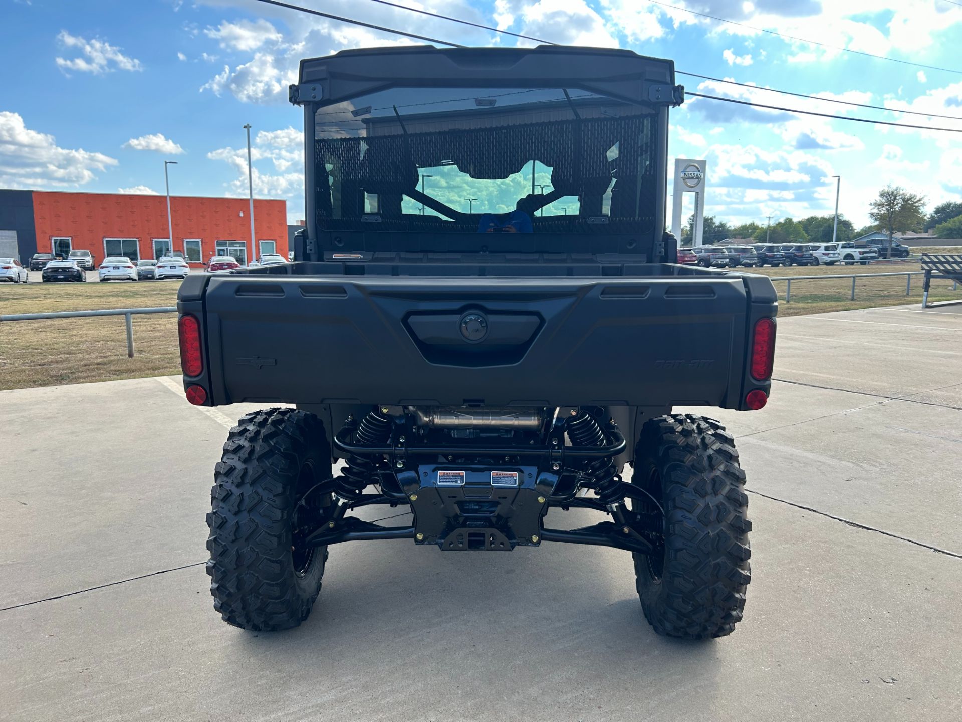 2025 Can-Am Defender MAX Lone Star CAB in Greenville, Texas - Photo 9