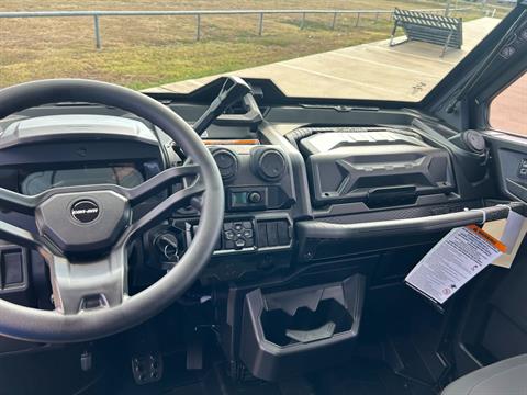 2025 Can-Am Defender MAX Lone Star CAB in Greenville, Texas - Photo 16