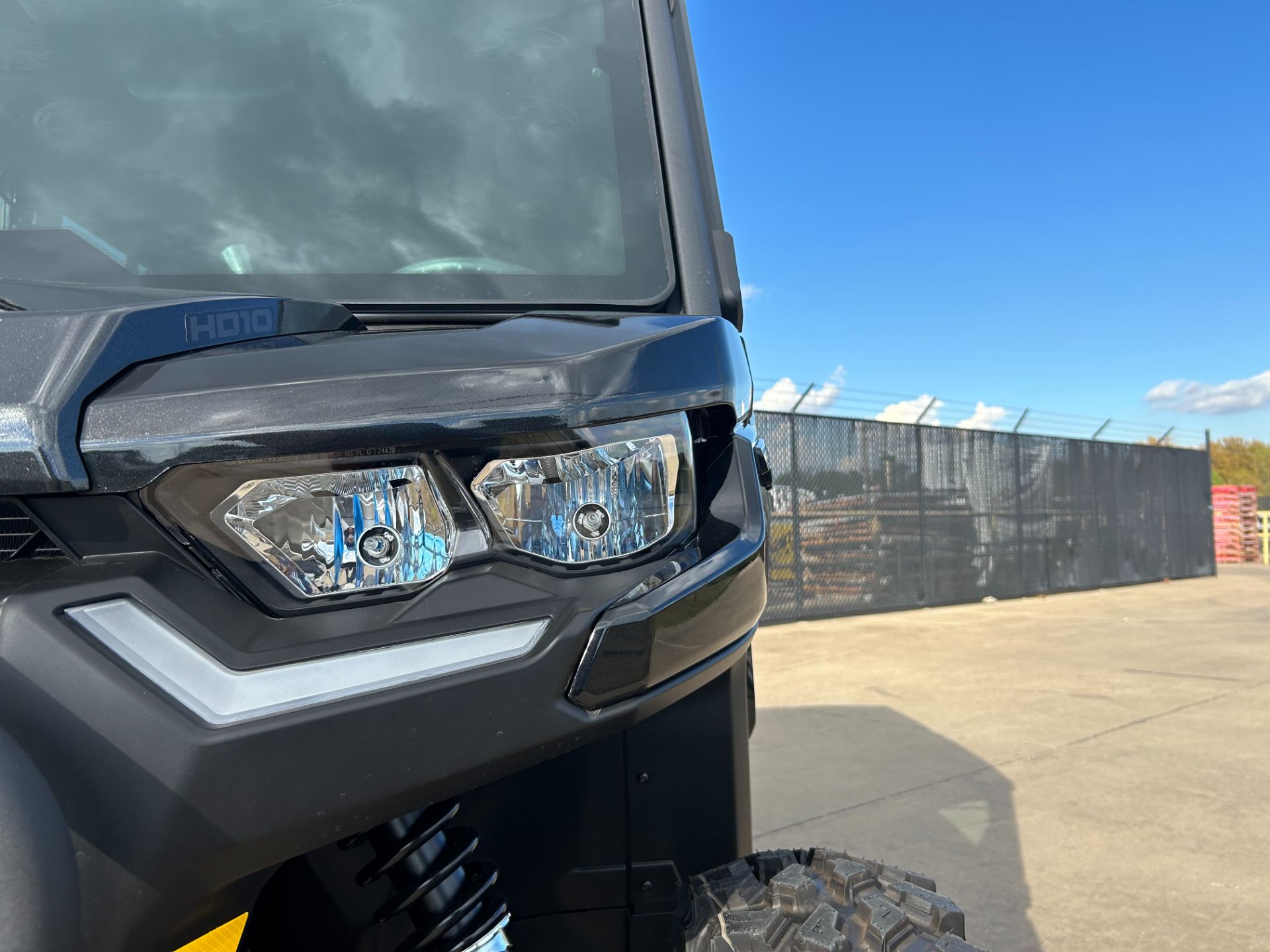 2025 Can-Am Defender MAX Lone Star CAB in Greenville, Texas - Photo 17