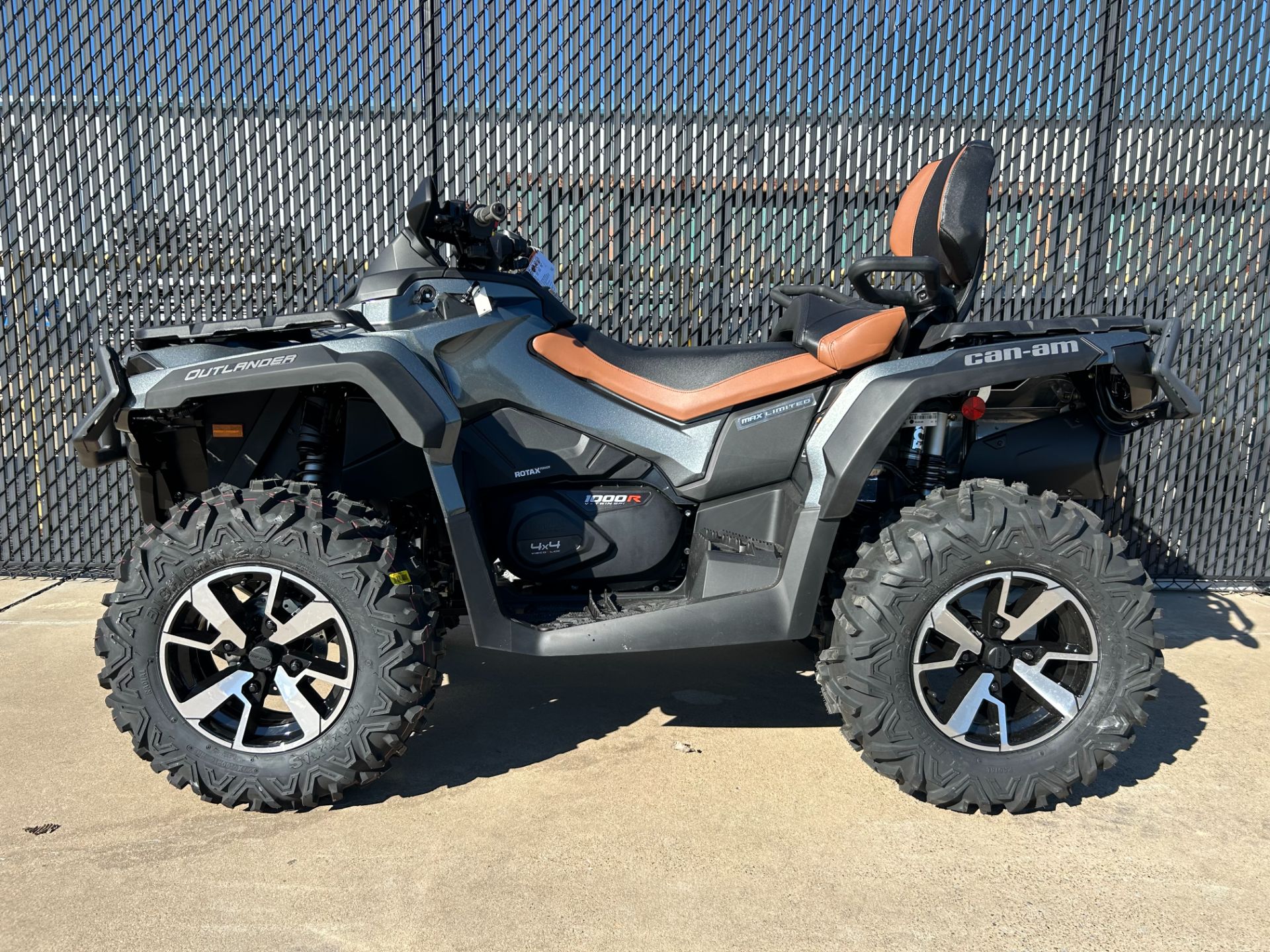 2024 Can-Am Outlander MAX Limited 1000R in Greenville, Texas - Photo 2