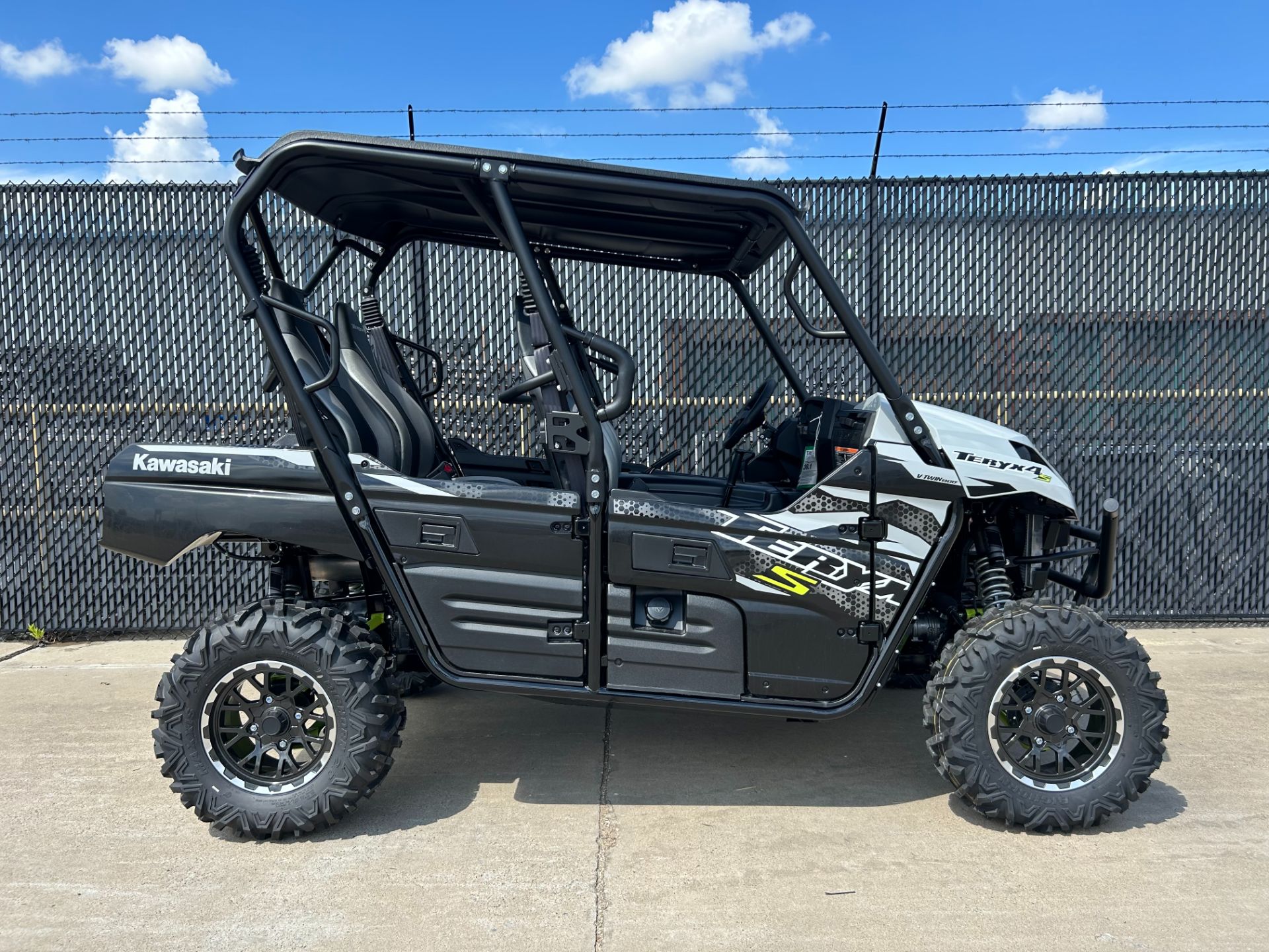 2025 Kawasaki Teryx4 S LE in Greenville, Texas - Photo 2