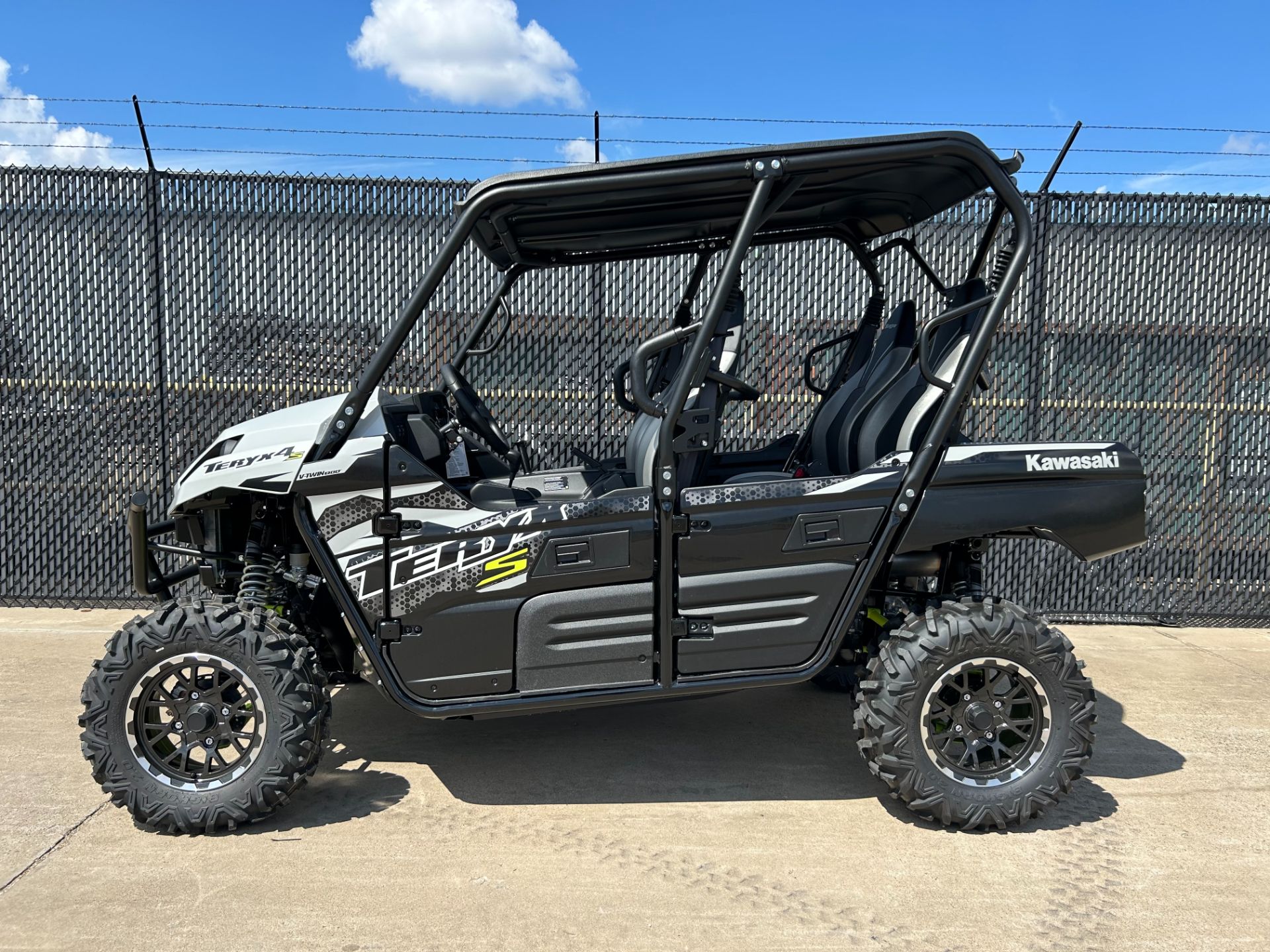 2025 Kawasaki Teryx4 S LE in Greenville, Texas - Photo 3