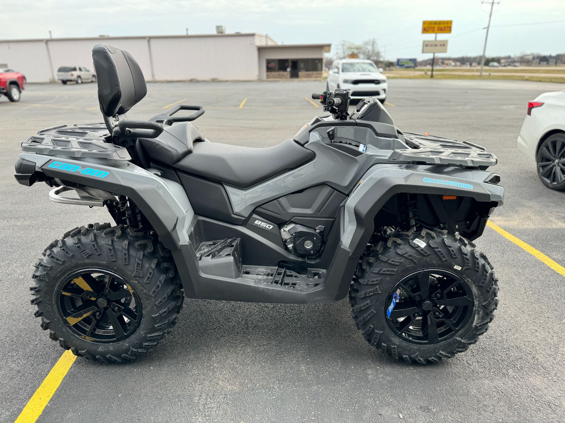 2024 Can-Am Outlander MAX DPS 850 in Roscoe, Illinois - Photo 5