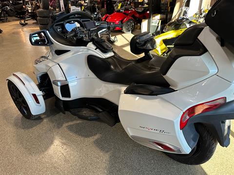 2016 Can-Am Spyder RT-S SE6 in Roscoe, Illinois - Photo 5