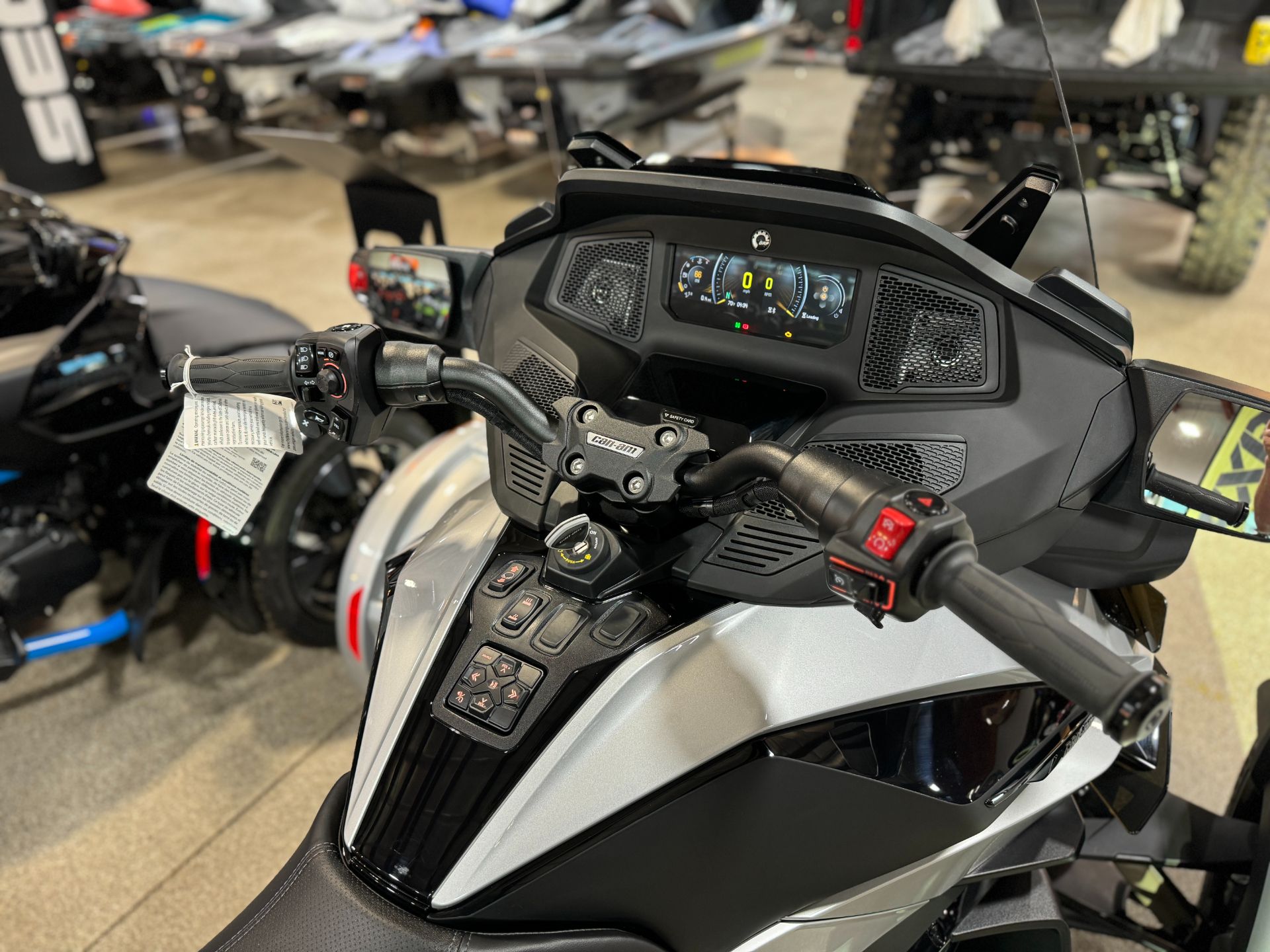 2023 Can-Am Spyder RT in Roscoe, Illinois - Photo 8