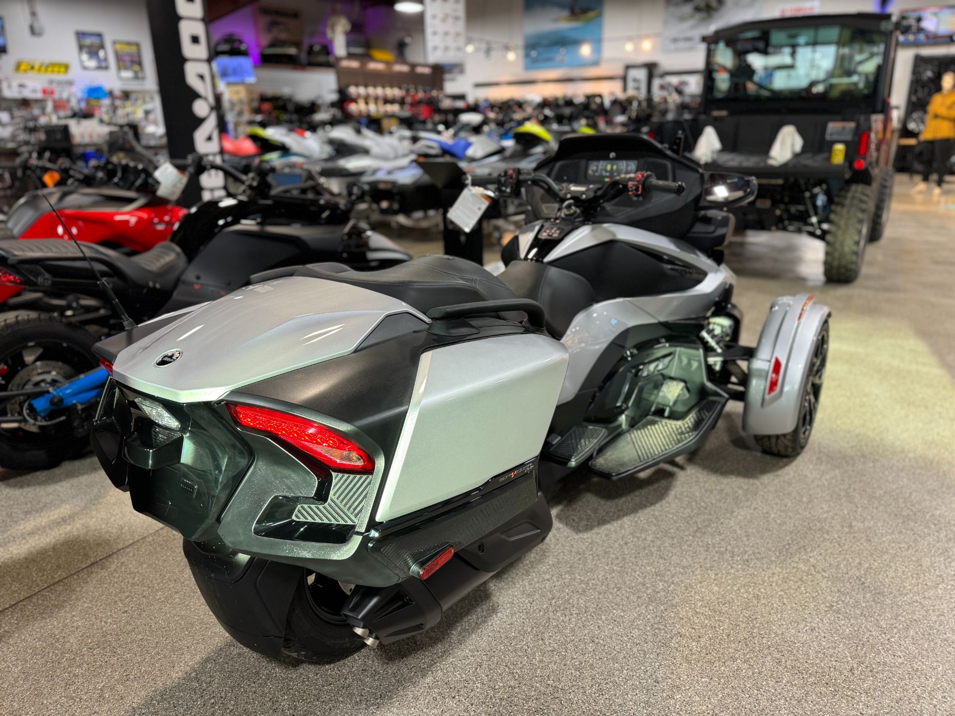 2023 Can-Am Spyder RT in Roscoe, Illinois - Photo 6
